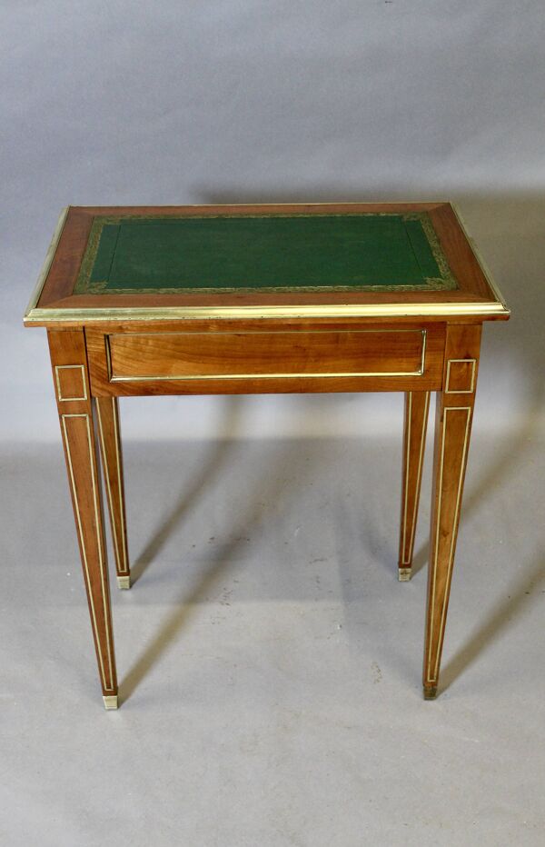 Table à écrire style Louis XVI en bois et laiton