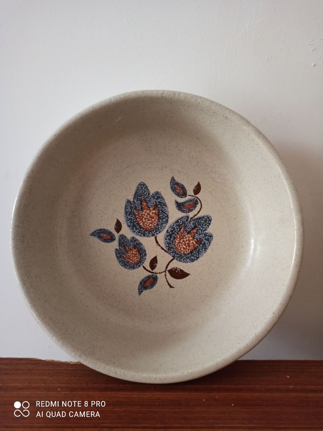 Flat earthenware bowl