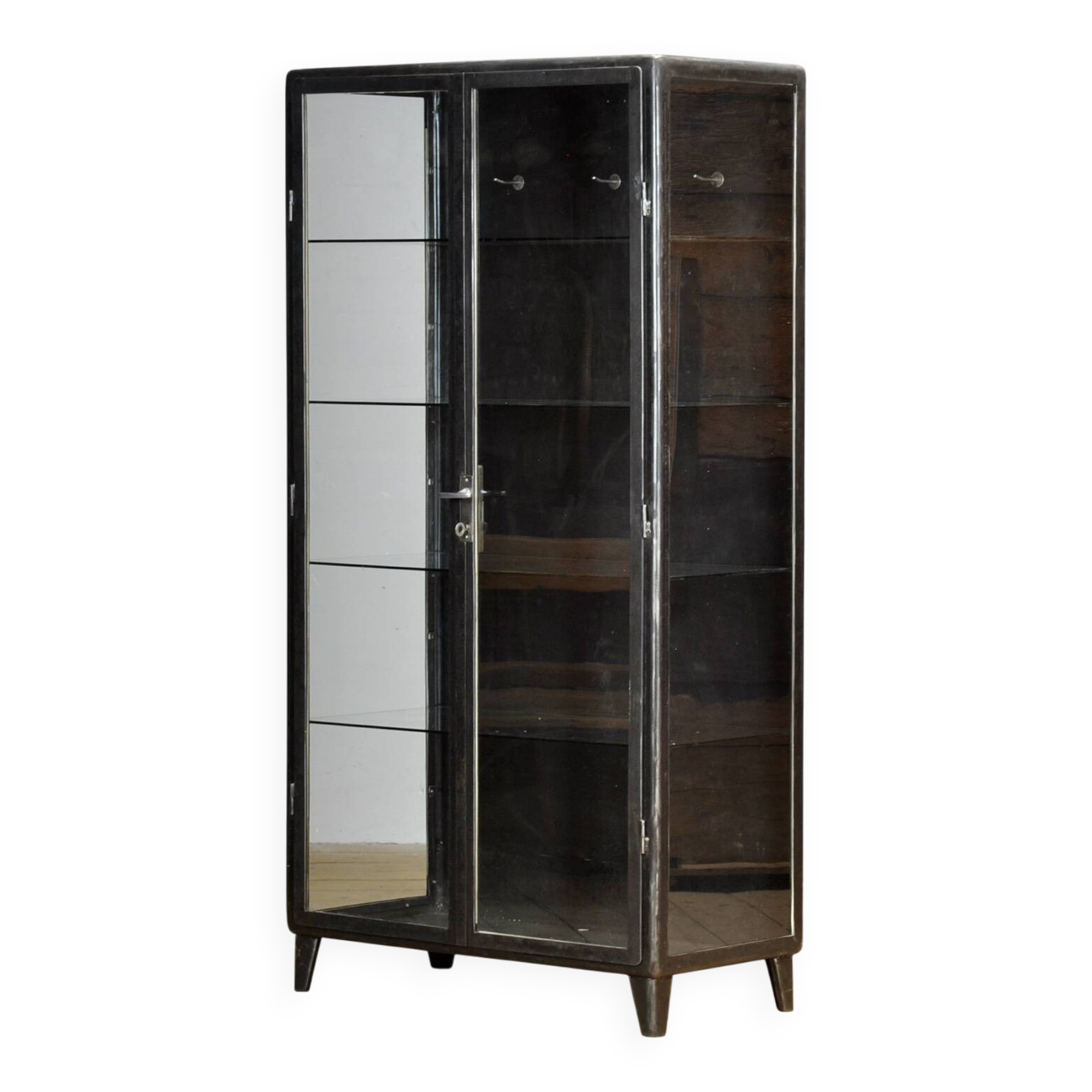 Armoire médicale vintage, années 1960