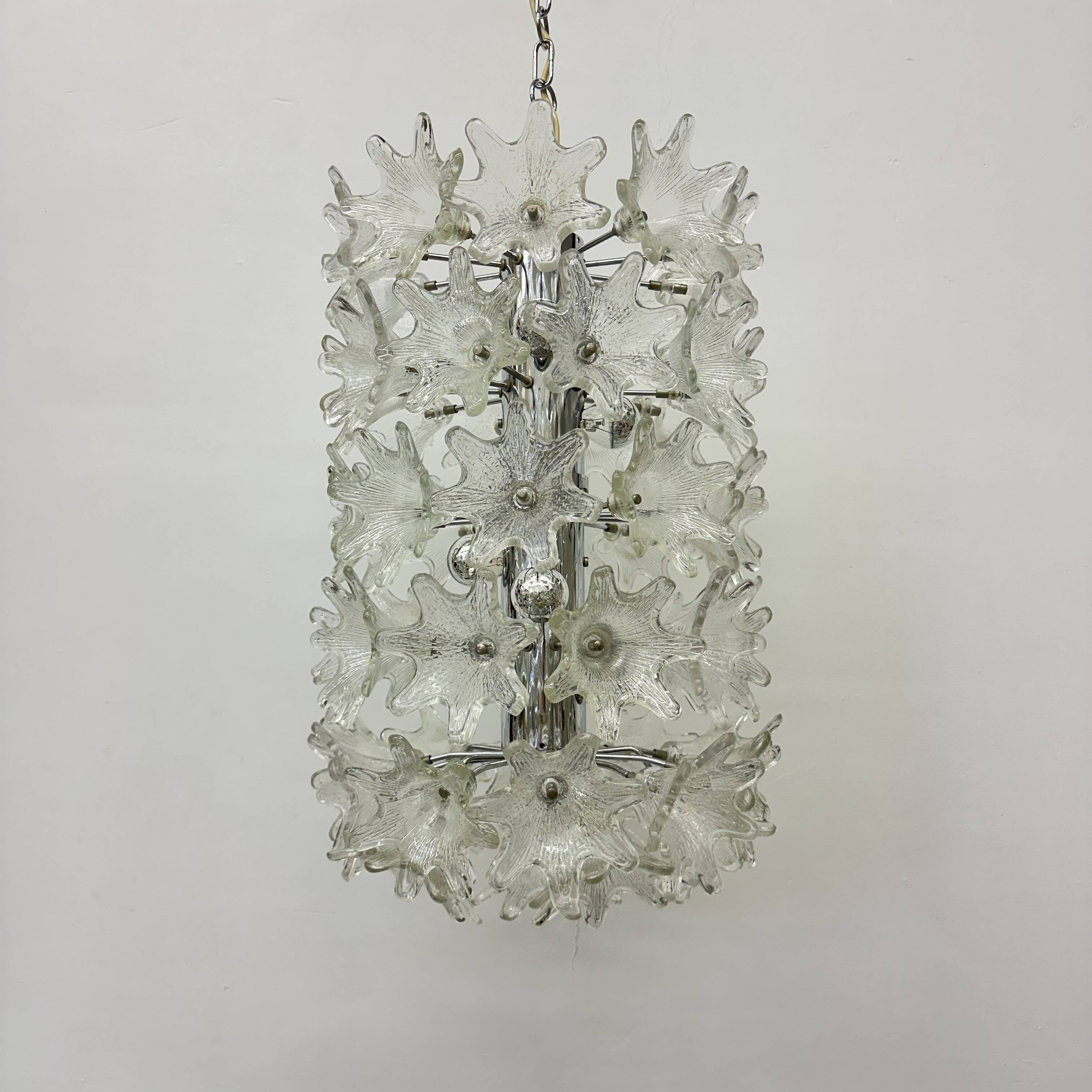 Spectacular Murano glass flower chandelier by Venini for VeArt, Italy 1970s