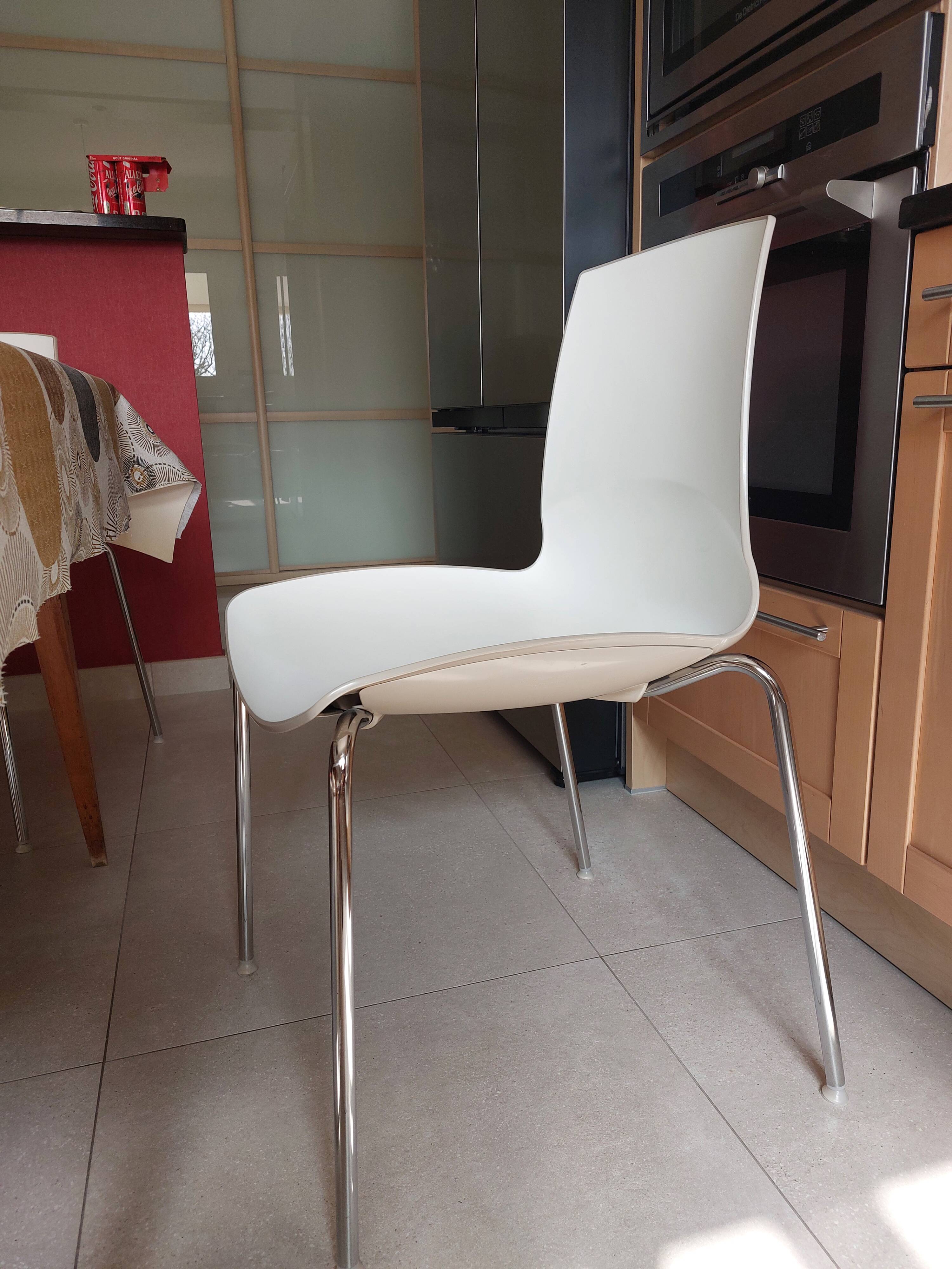 5 chairs NOW from Sandonà and Sandrin for INFINITI