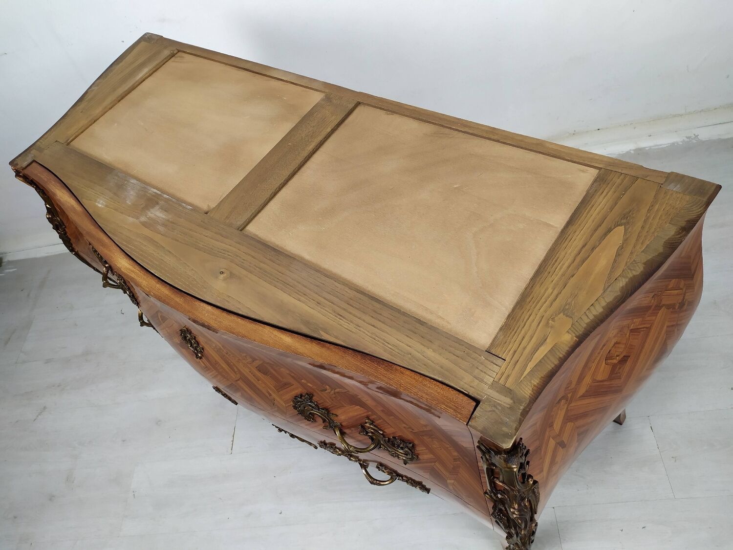Commode Louis XV galbé