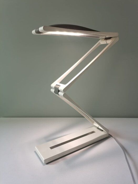 Italian desk lamp "Chain" by Ilaria Marelli for Nemo