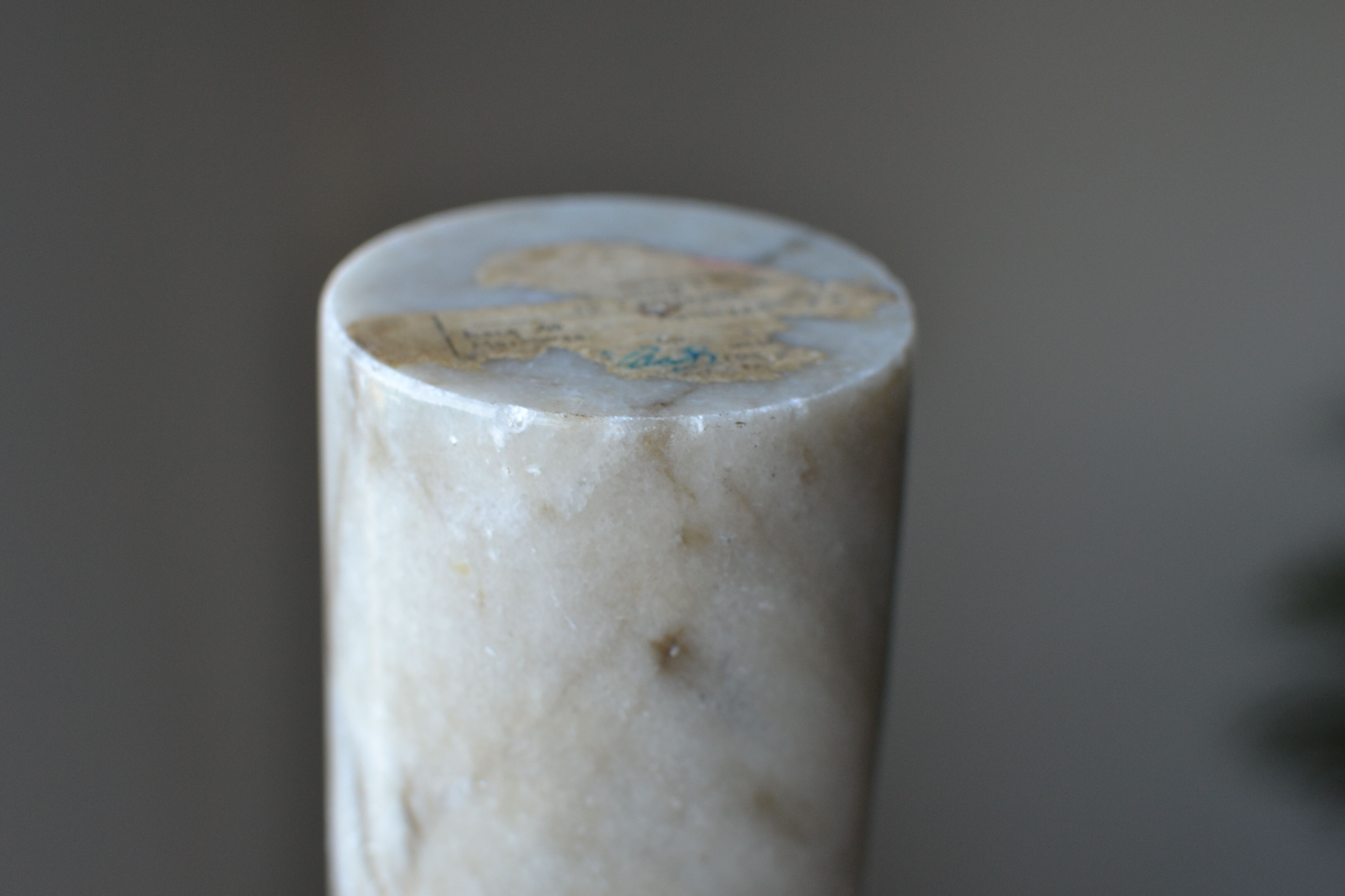 Candle holder in marble