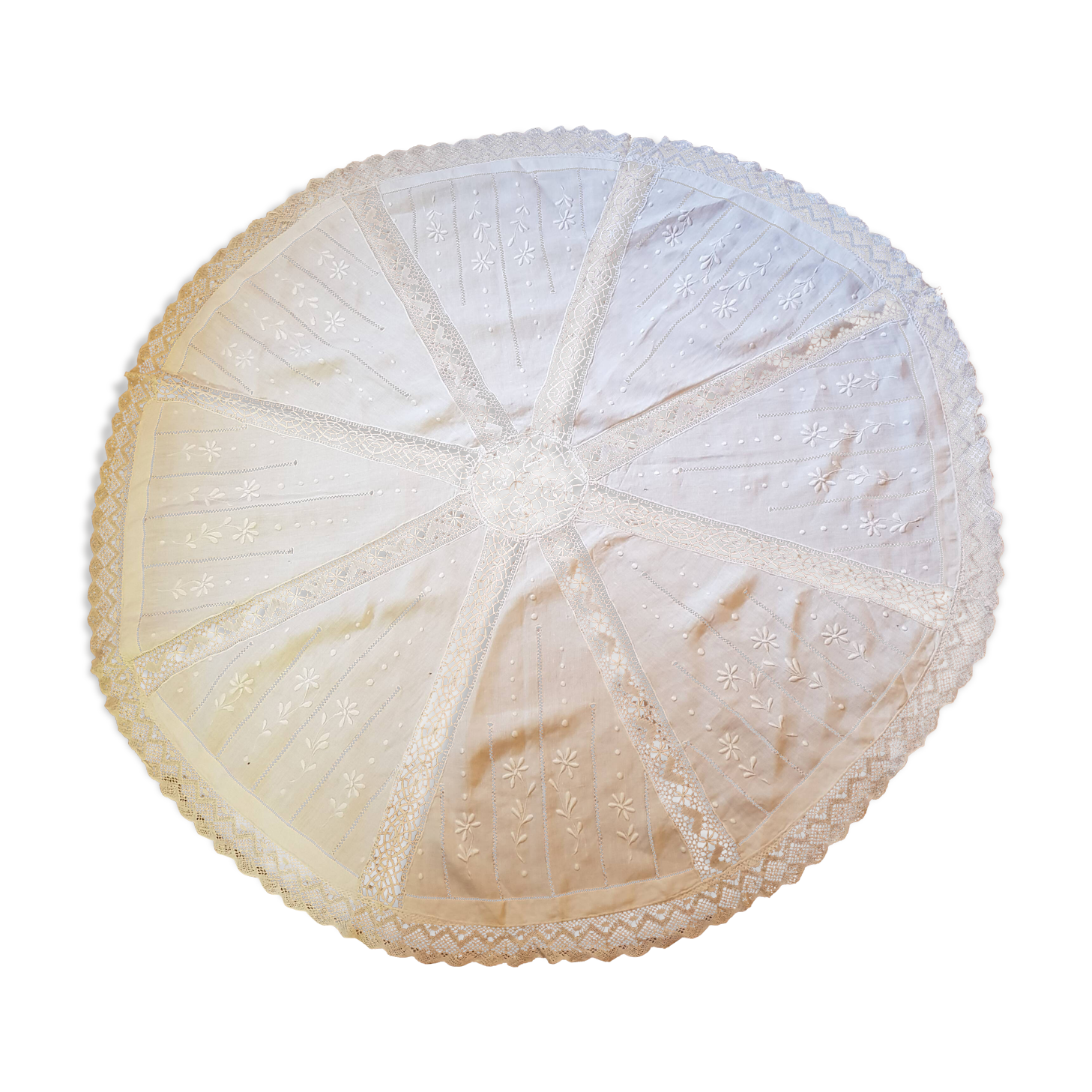Round hand-embroidered linen tablecloth