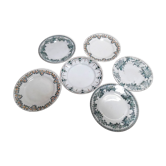 Six assiettes dépareillées en faîence