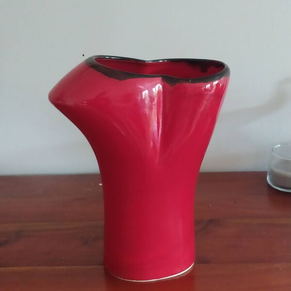 Vase en céramique rouge signé Les Grottes de Dieulefit