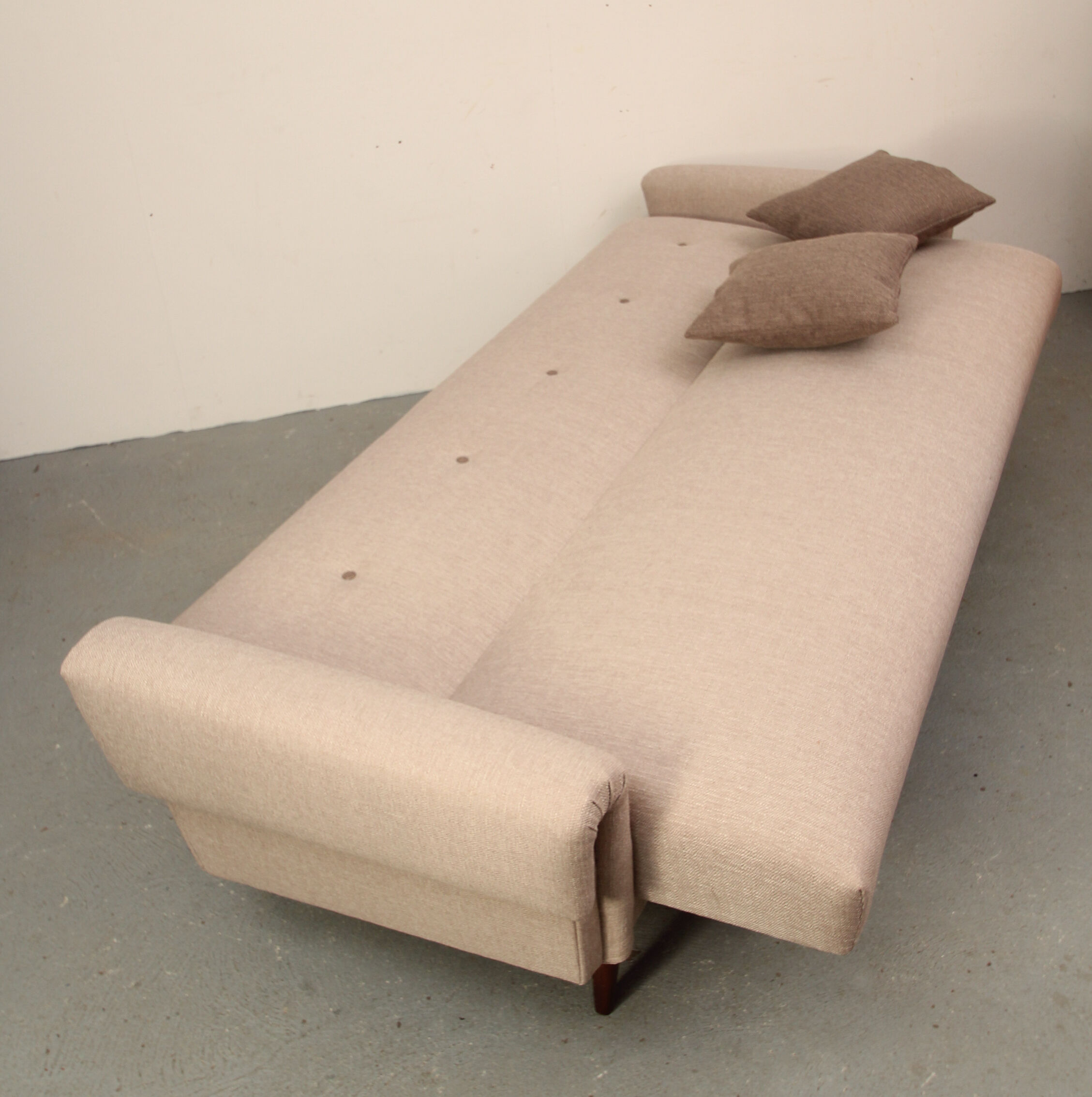 Scandinavian 3-seater sofa in beige, completely restored
