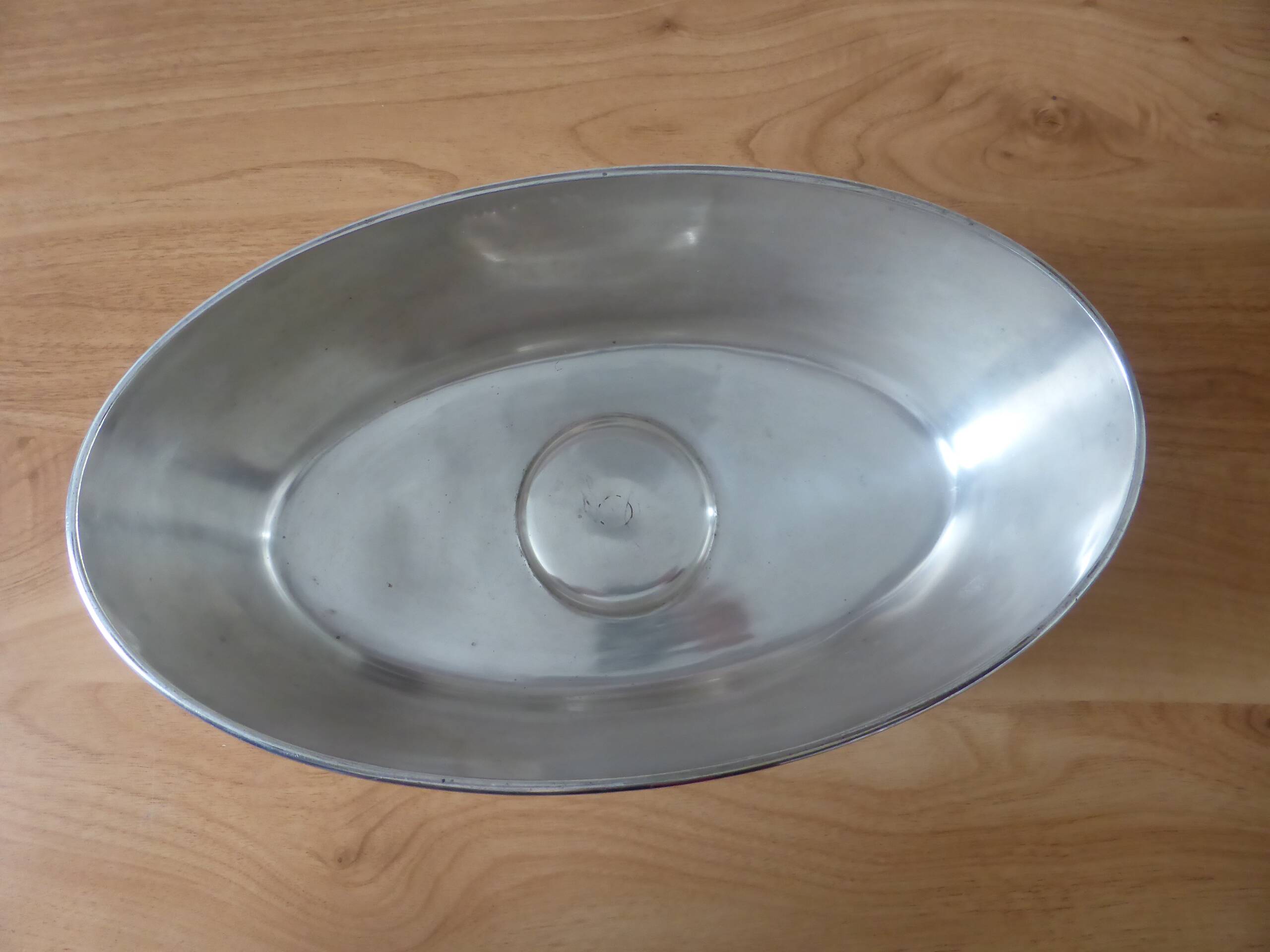 Cloche de service en métal argenté Ecruis monogrammée 240516