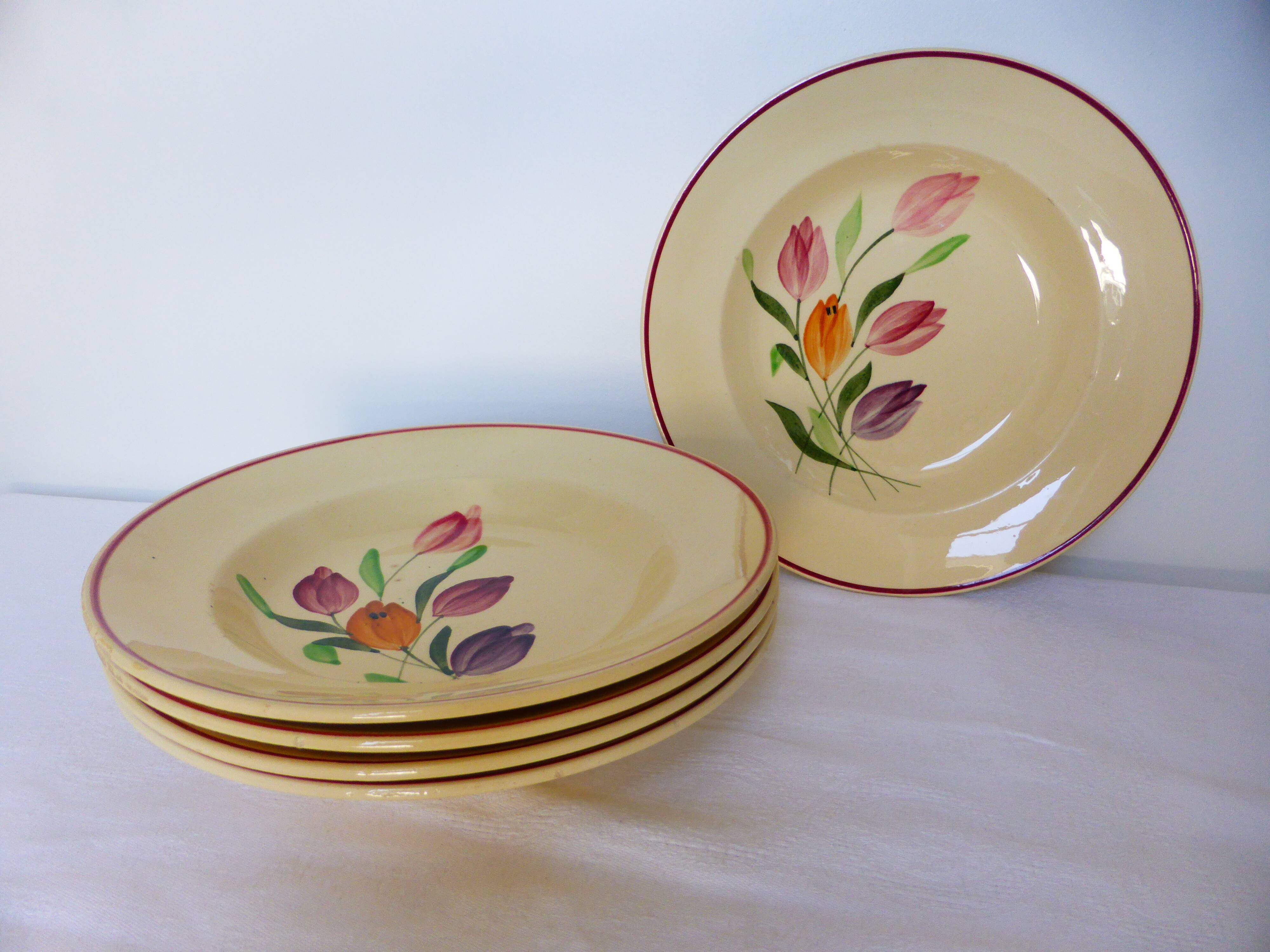 5 assiettes creuses de Longchamp modèle Tulipes 210747
