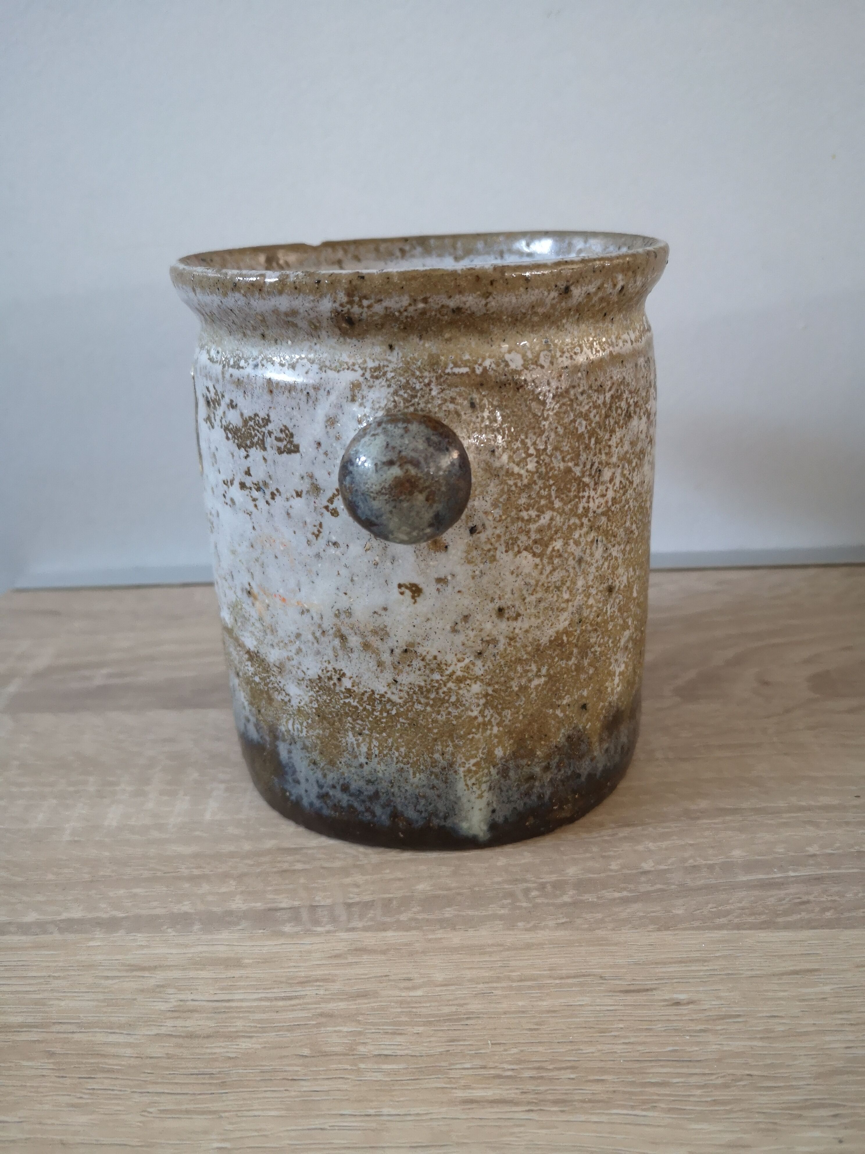 Blue sandstone pot