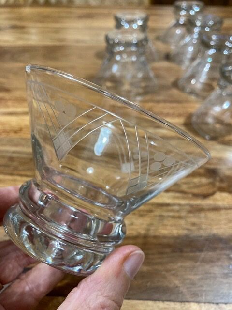 Lot of 10 Art Deco champagne glasses