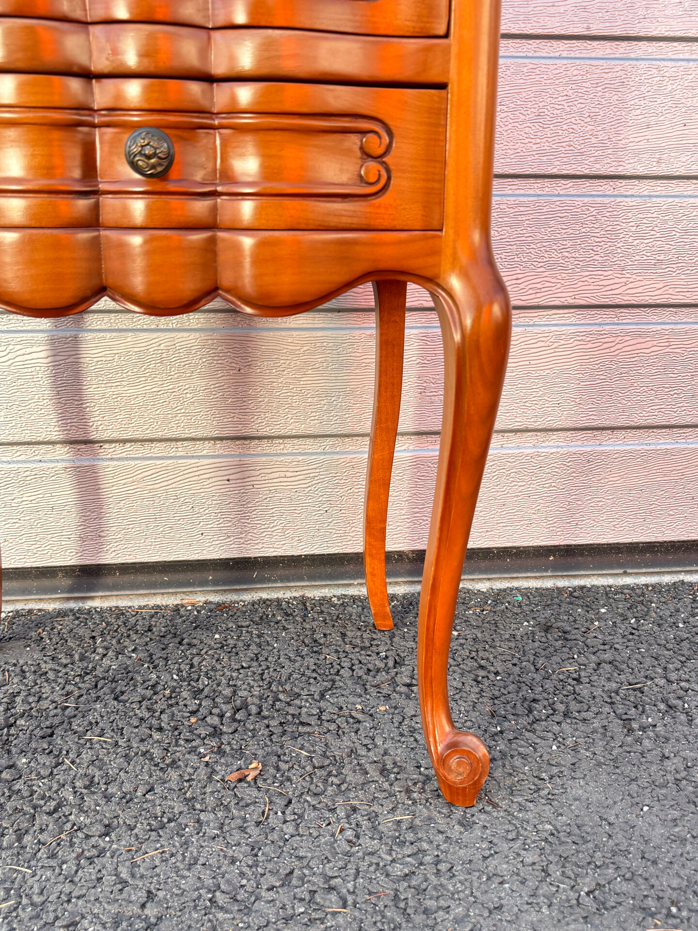 Vintage 1970s bedside table in carved wood – Louis XV style