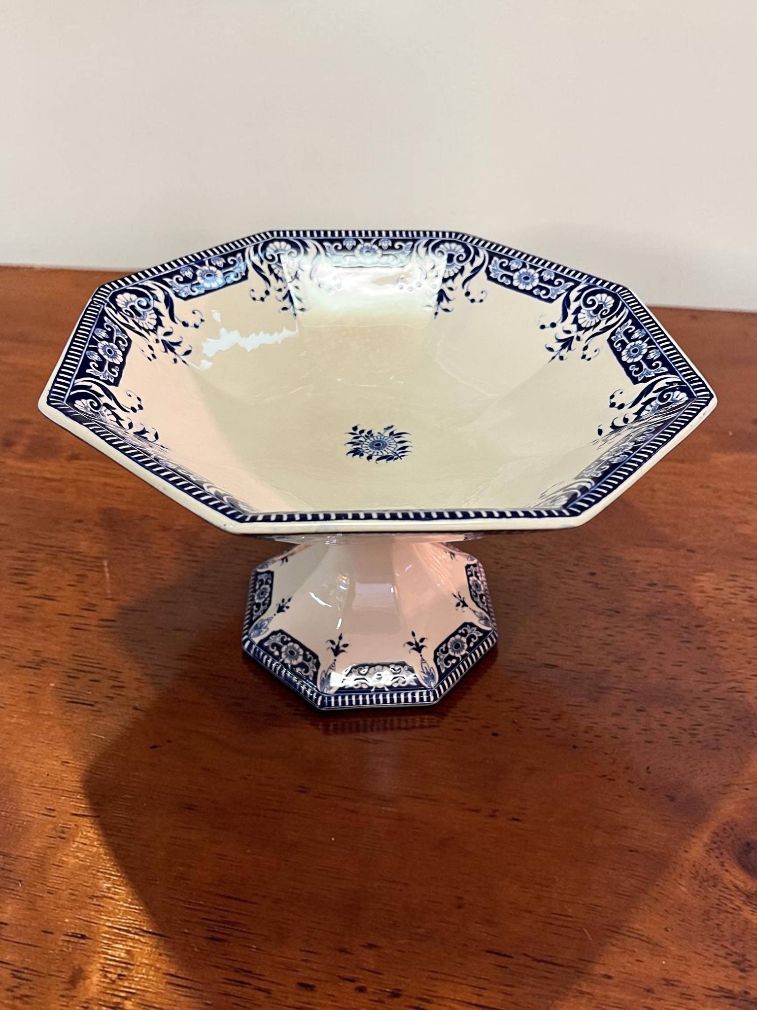 Art Nouveau, earthenware fruit bowl Sarreguemines model Sinceny around 1900