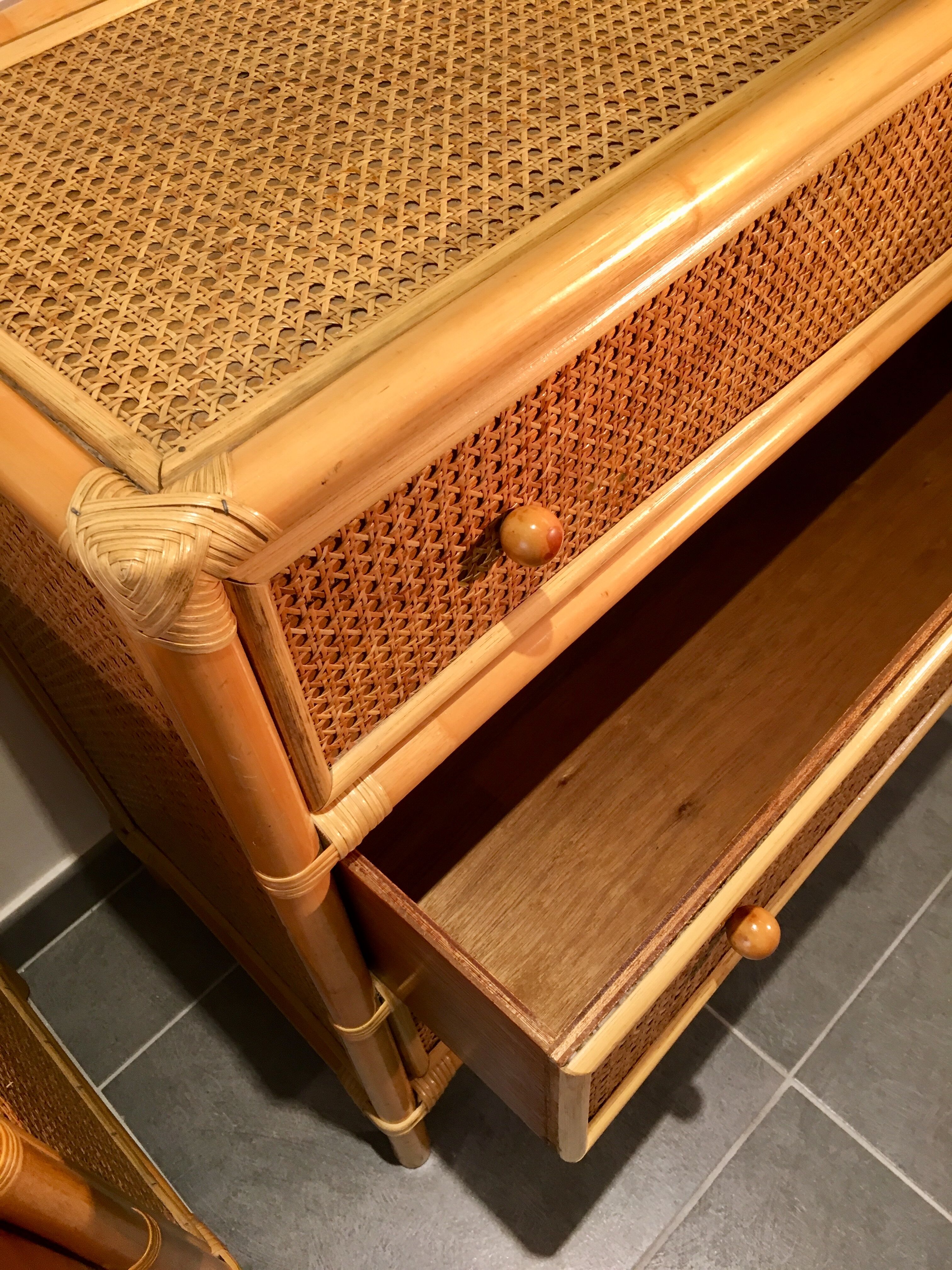 Commodes vintage, cannage en rotin