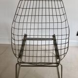 Chaise design en acier filaire