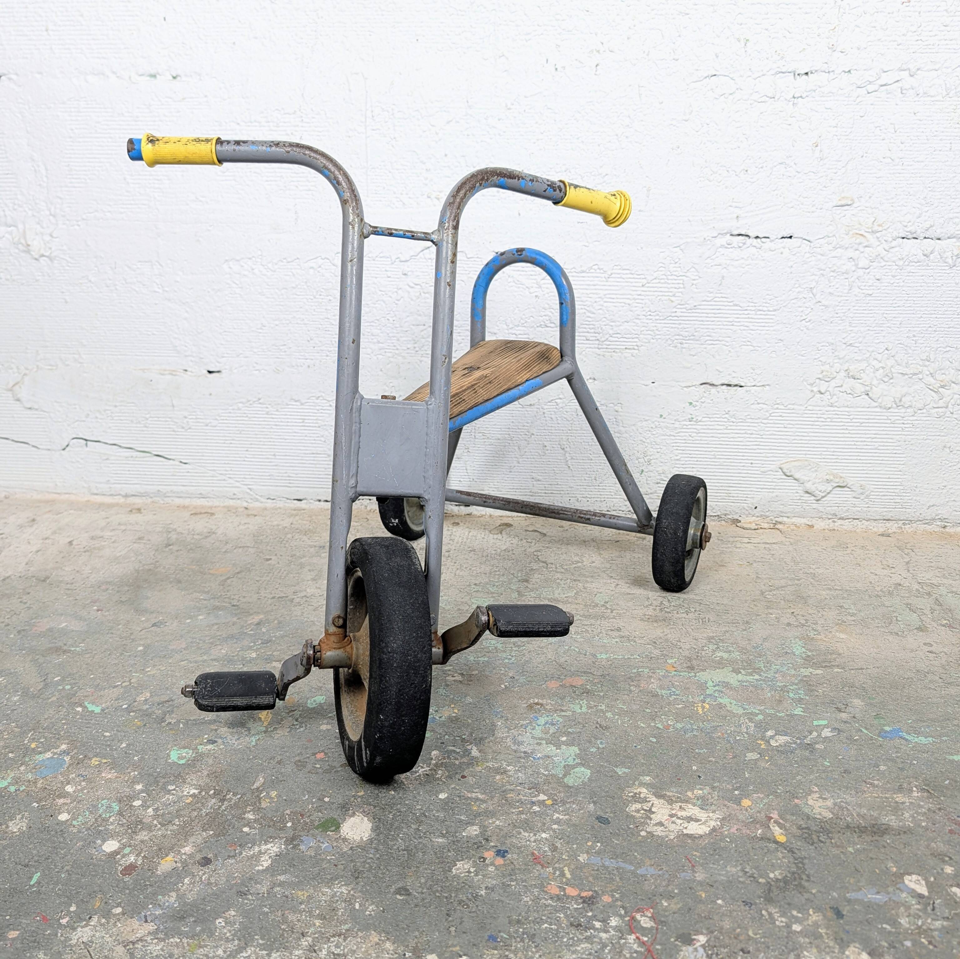Tricycle vintage métal et bois