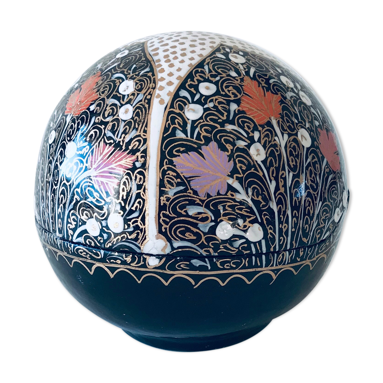 Decorative round box