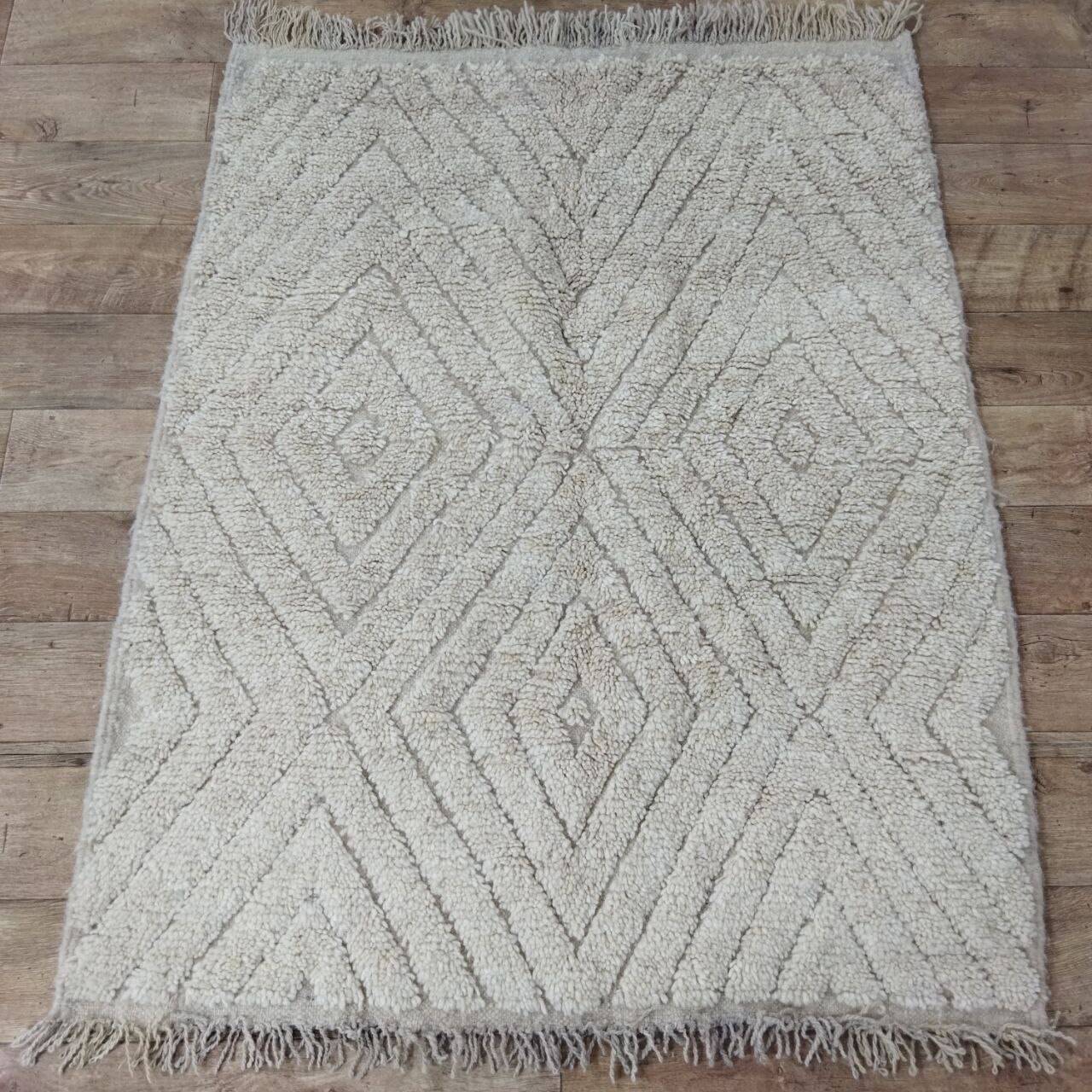 Handmade Moroccan Berber rug 155 X 124 CM