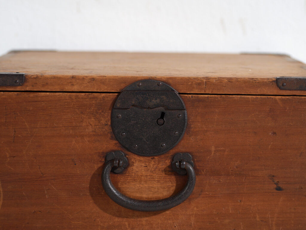 Small Japanese tansu with three drawers – Meiji Period (c. 1890–1926)