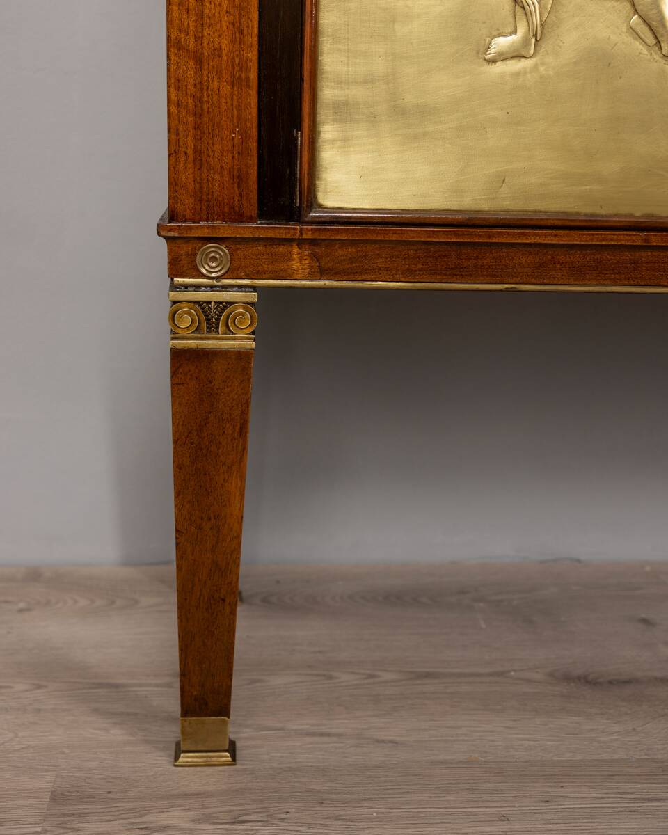 Buffet vintage années 40 en bois bas-reliefs en laiton et marbre design italien