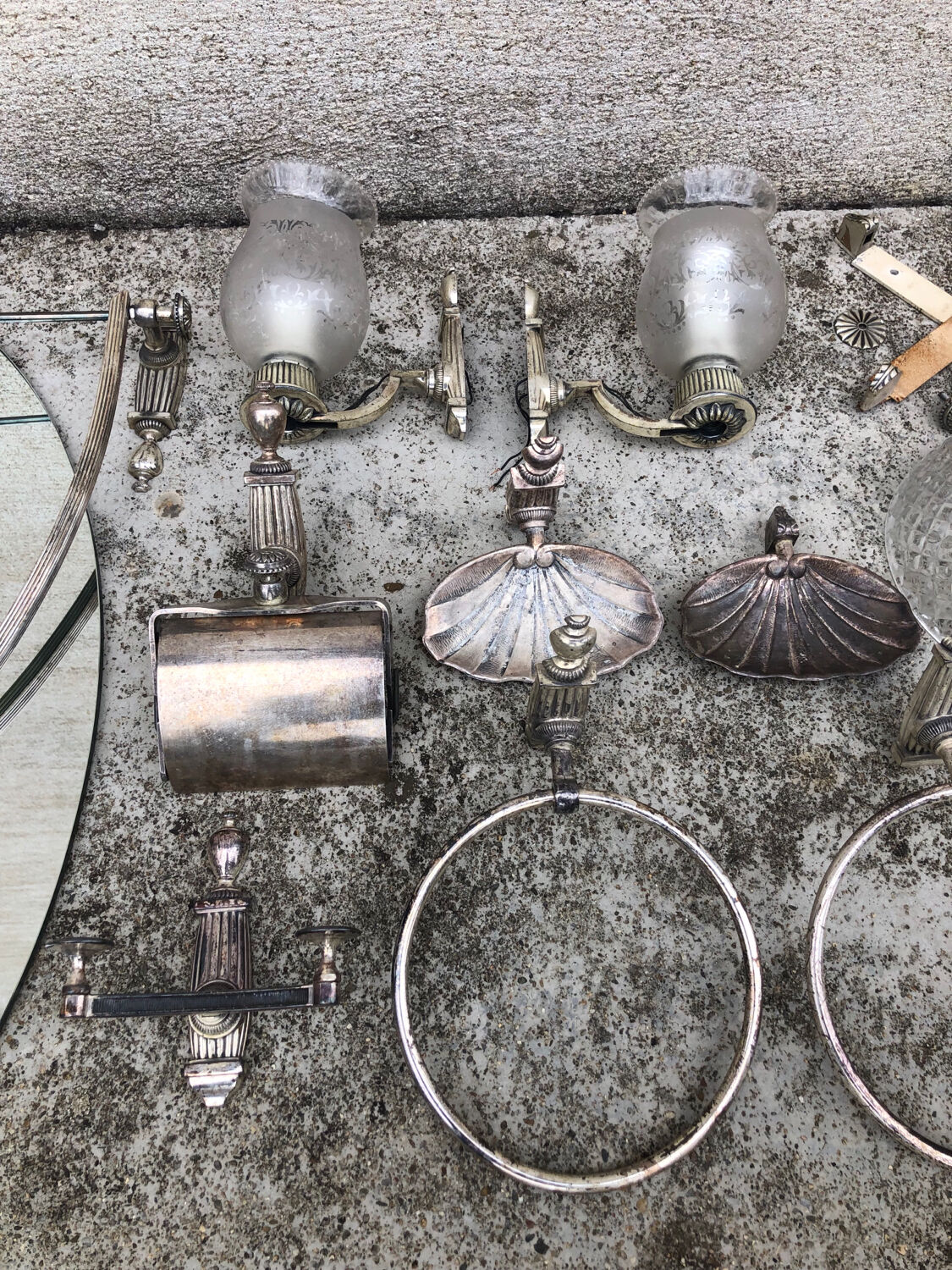 Silver metal bathroom set
