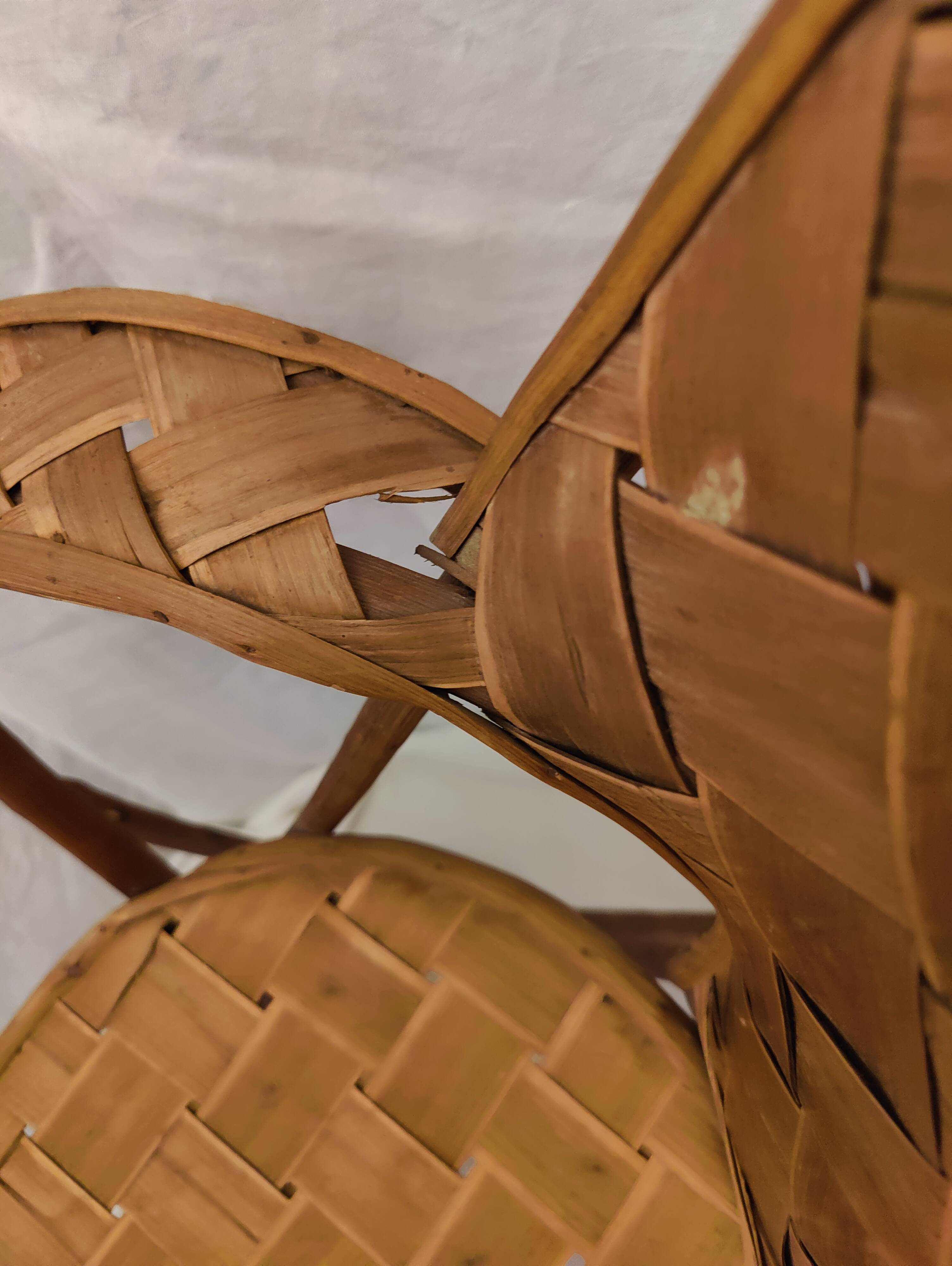Fauteuil en lames de châtaignier tressées dit Le Corbusier