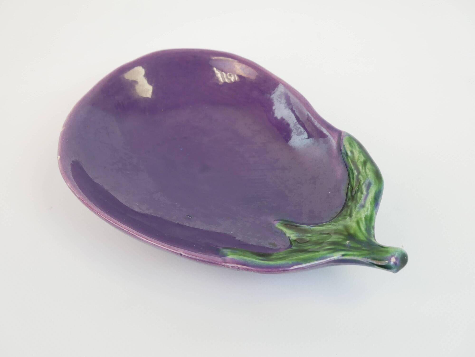 Vide poche aubergine en céramique signée Aegitna Vallauris