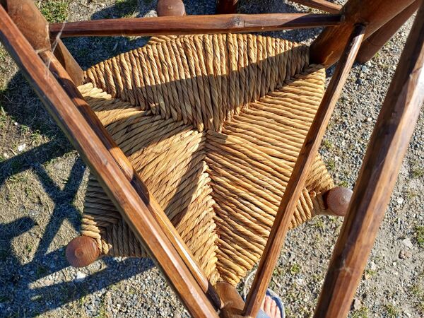 4 Tabourets bois et paille Tripodes Triangle vintageCirca 1950