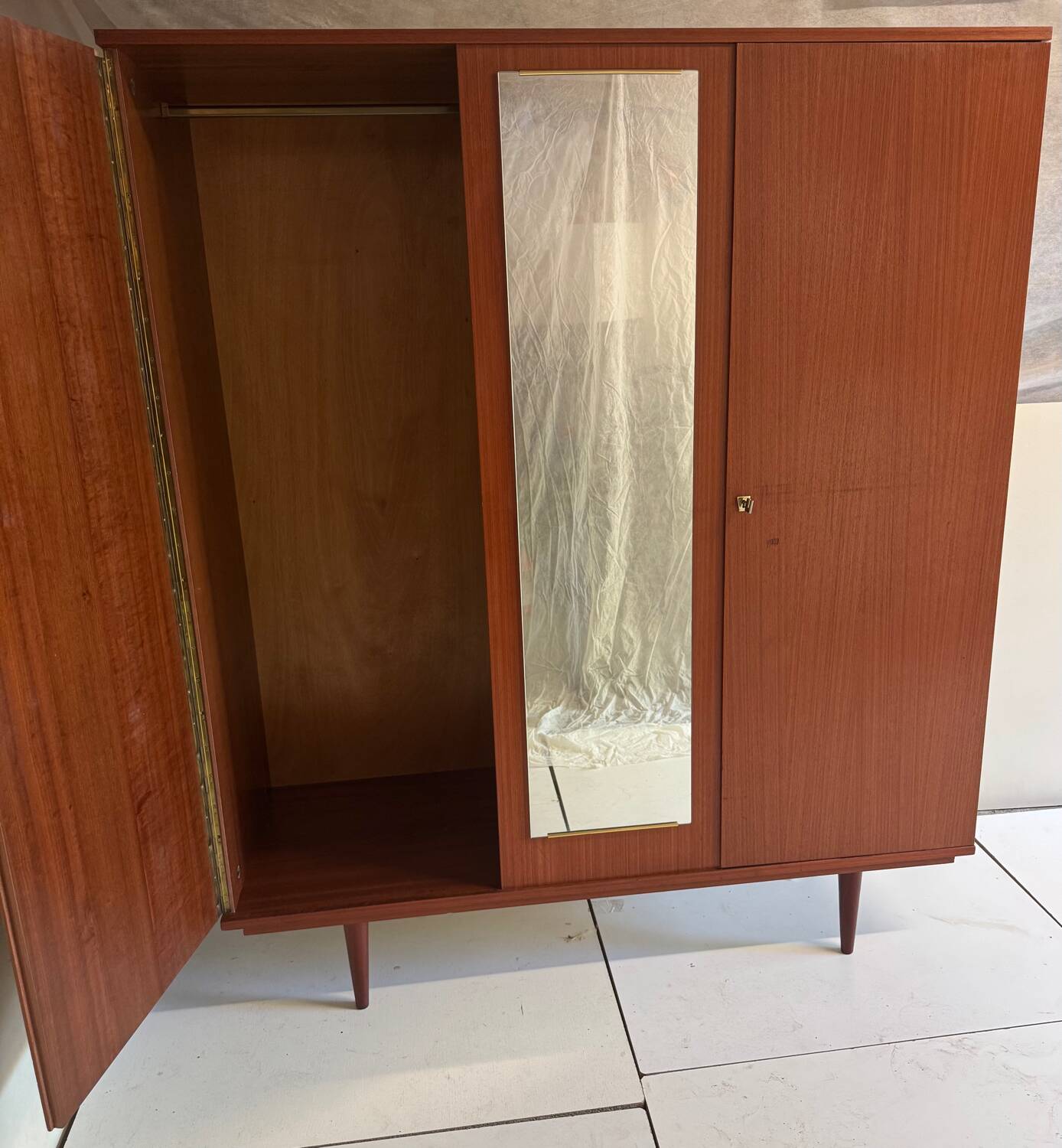 Armoire vintage scandinave
