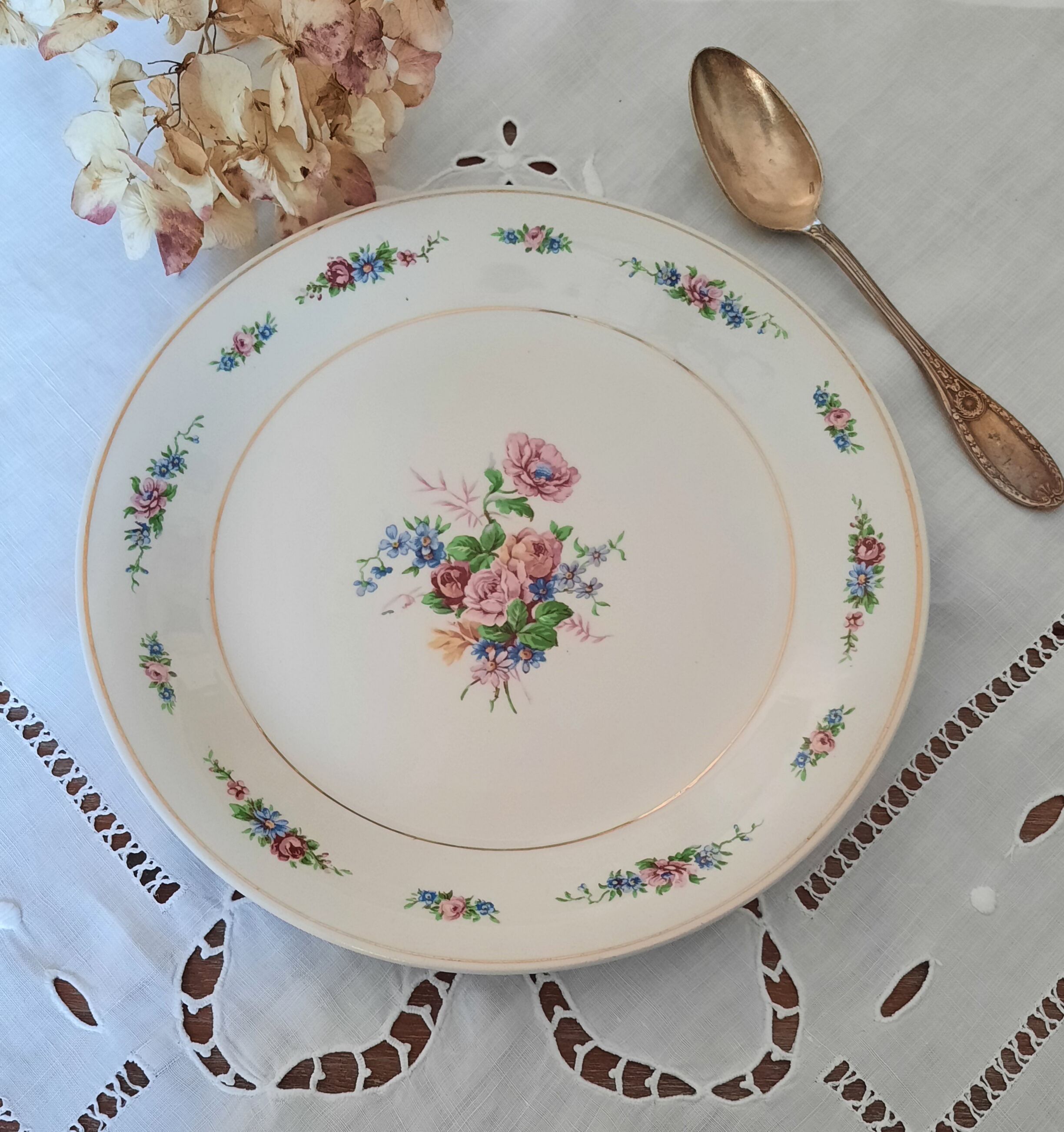 Cake service with mismatched plates