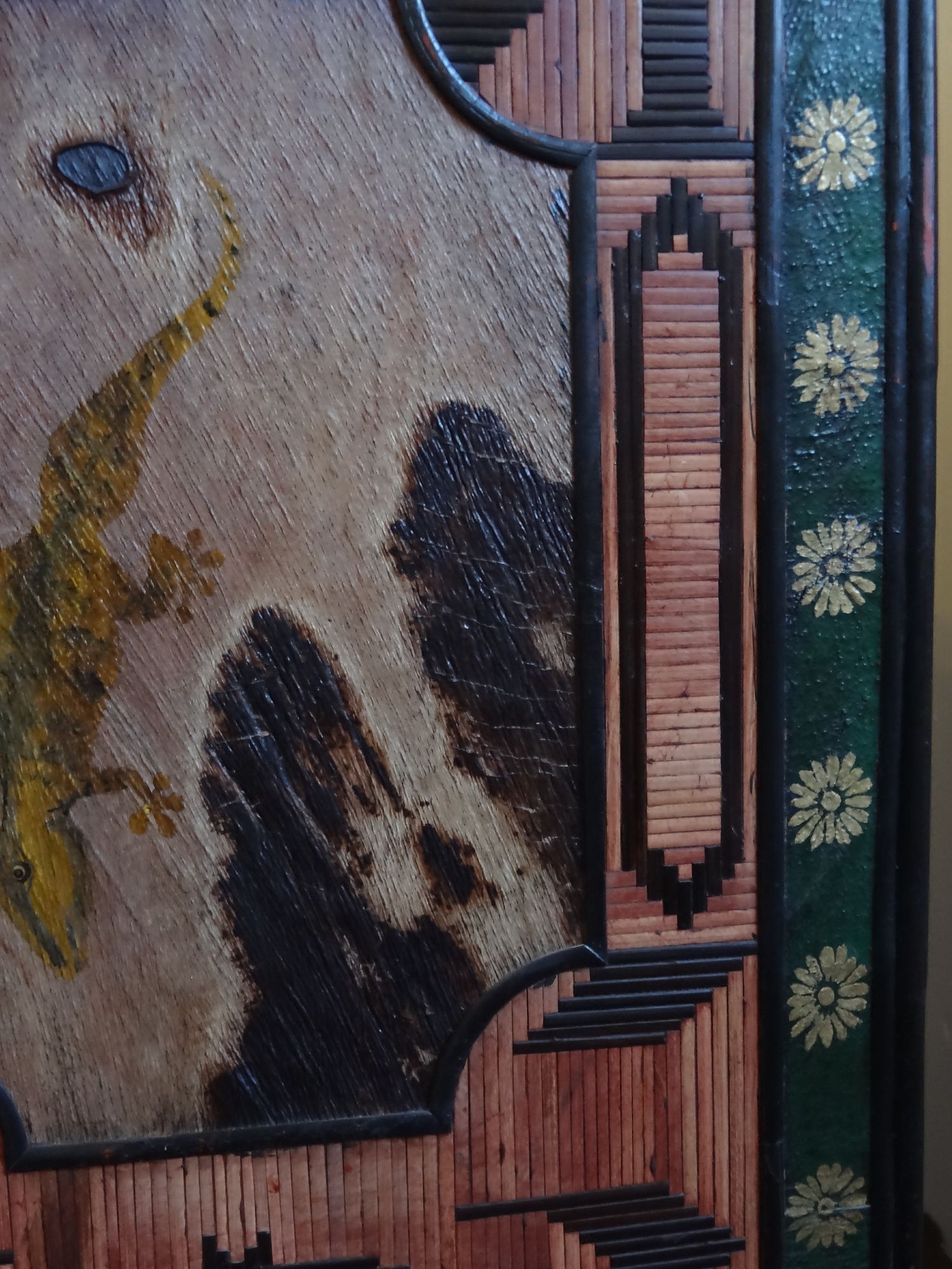 Bali furniture (sideboard) in polychromed banana leaves 54 x 91 x 38 cm