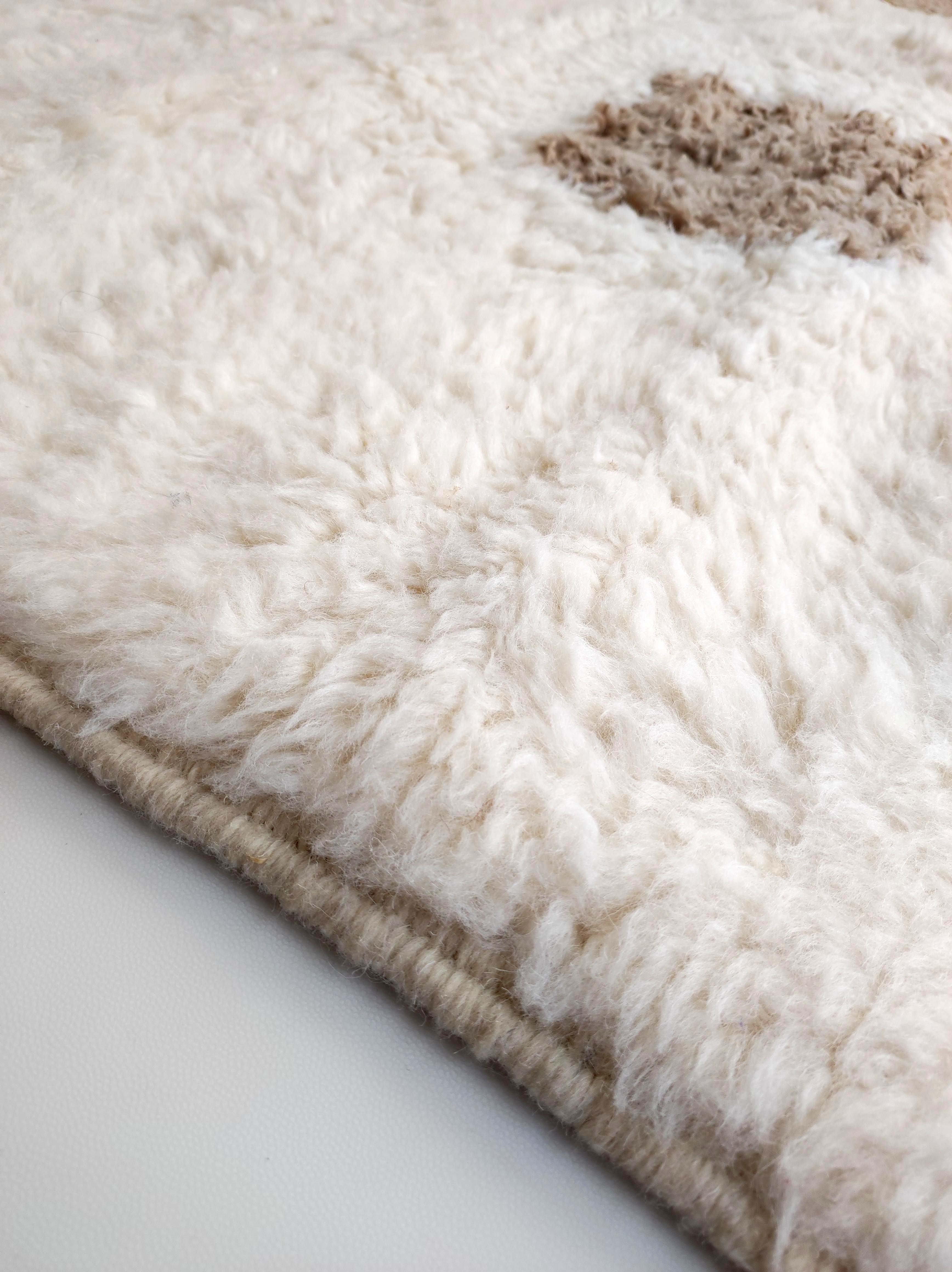 Moroccan Berber carpet Beni ouarain ecru with brown patterns 233x169cm