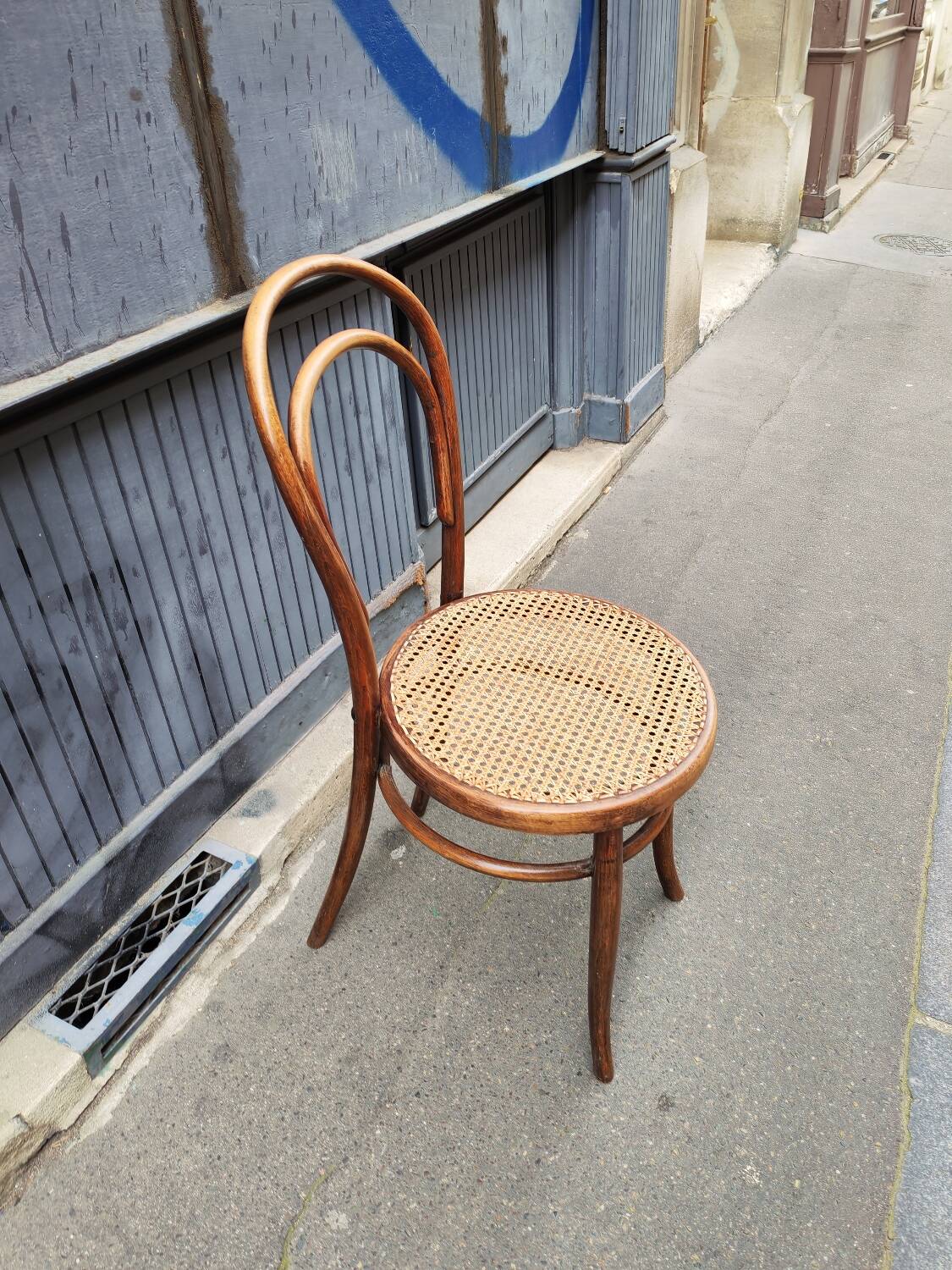 Vintage Fishel bistro chair in curved wood