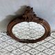 Miroir mural en bois vintage avec ornements floraux – Miroir ovale