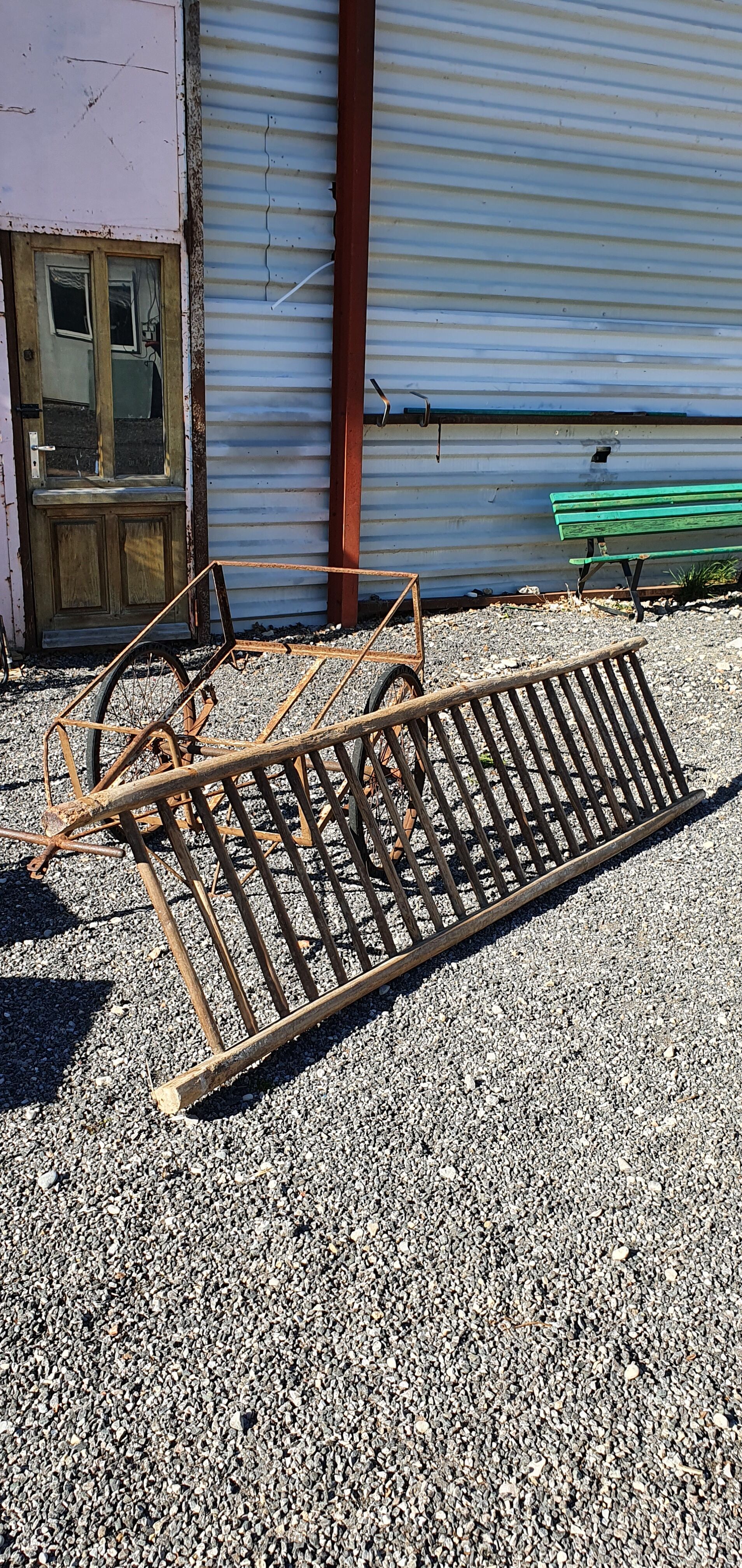 Hay or ladder ratelier