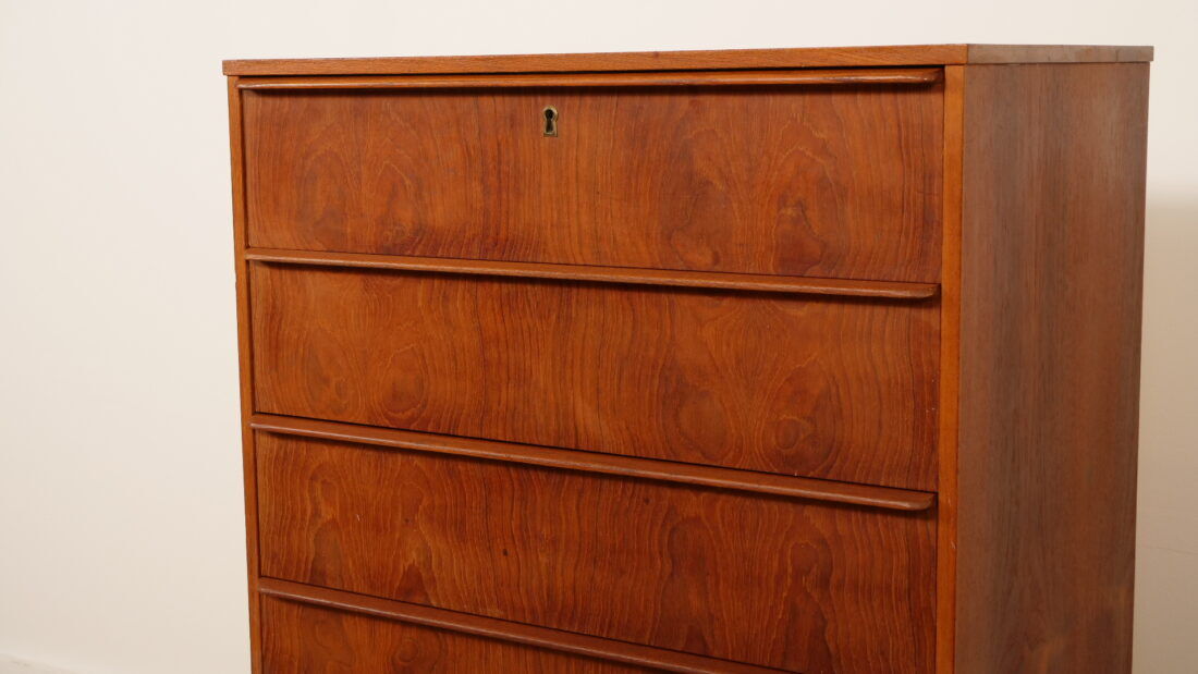 Vintage Danish chest of drawers | Teak | 6 drawers | 105 cm