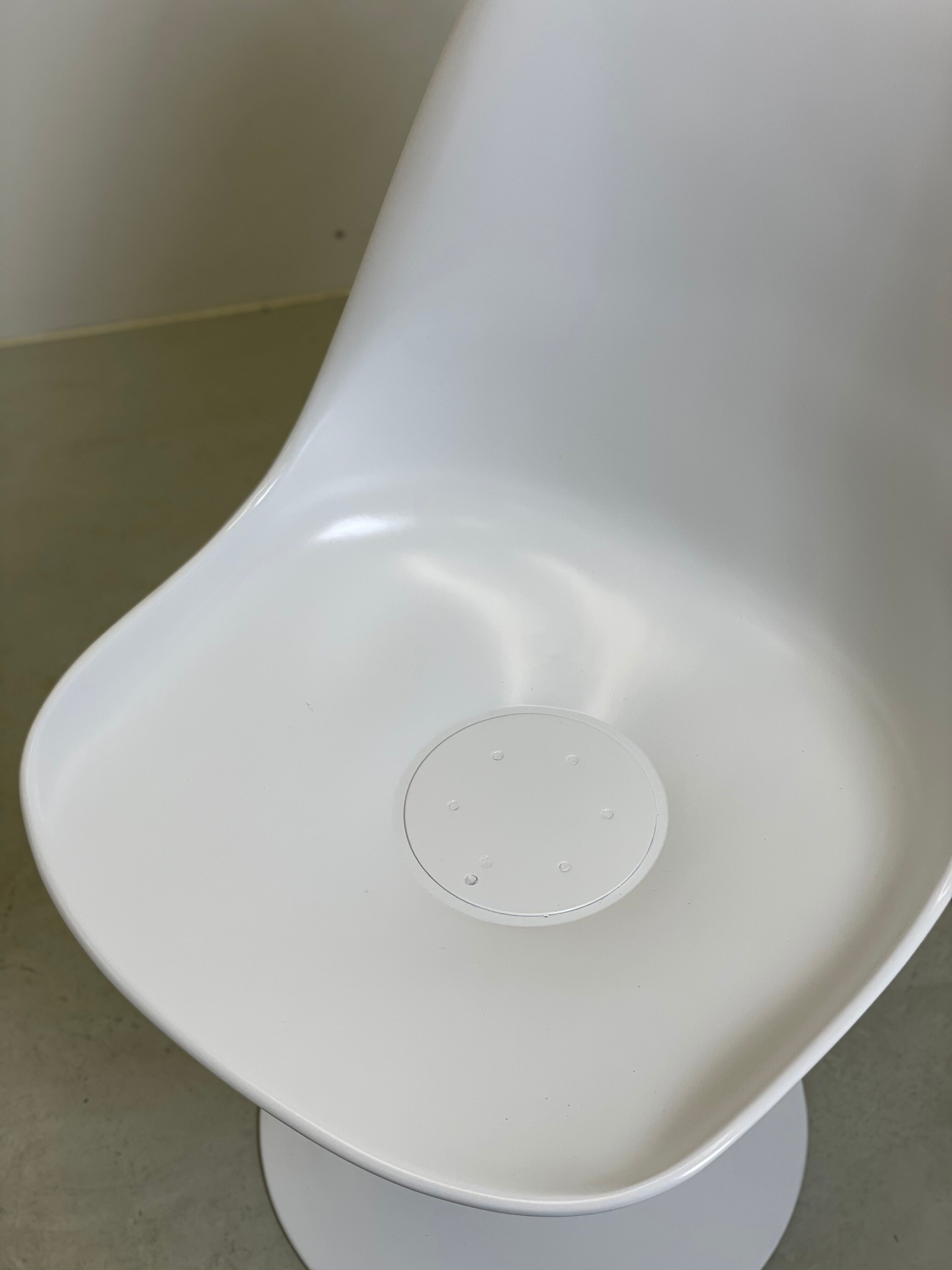 Eero Saarinen tulip chair for Knoll International,  1960