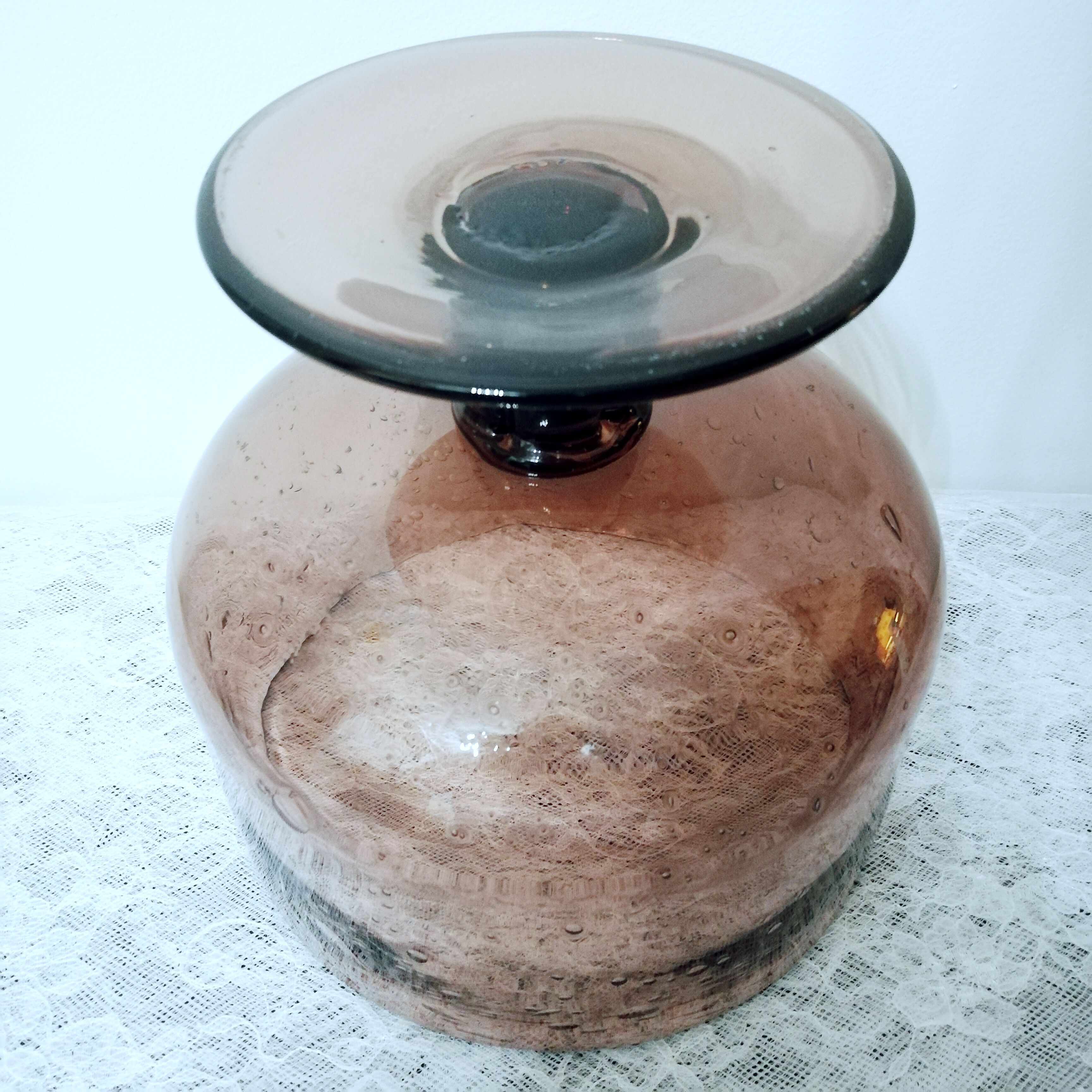 Cut in bubbled blown glass biot