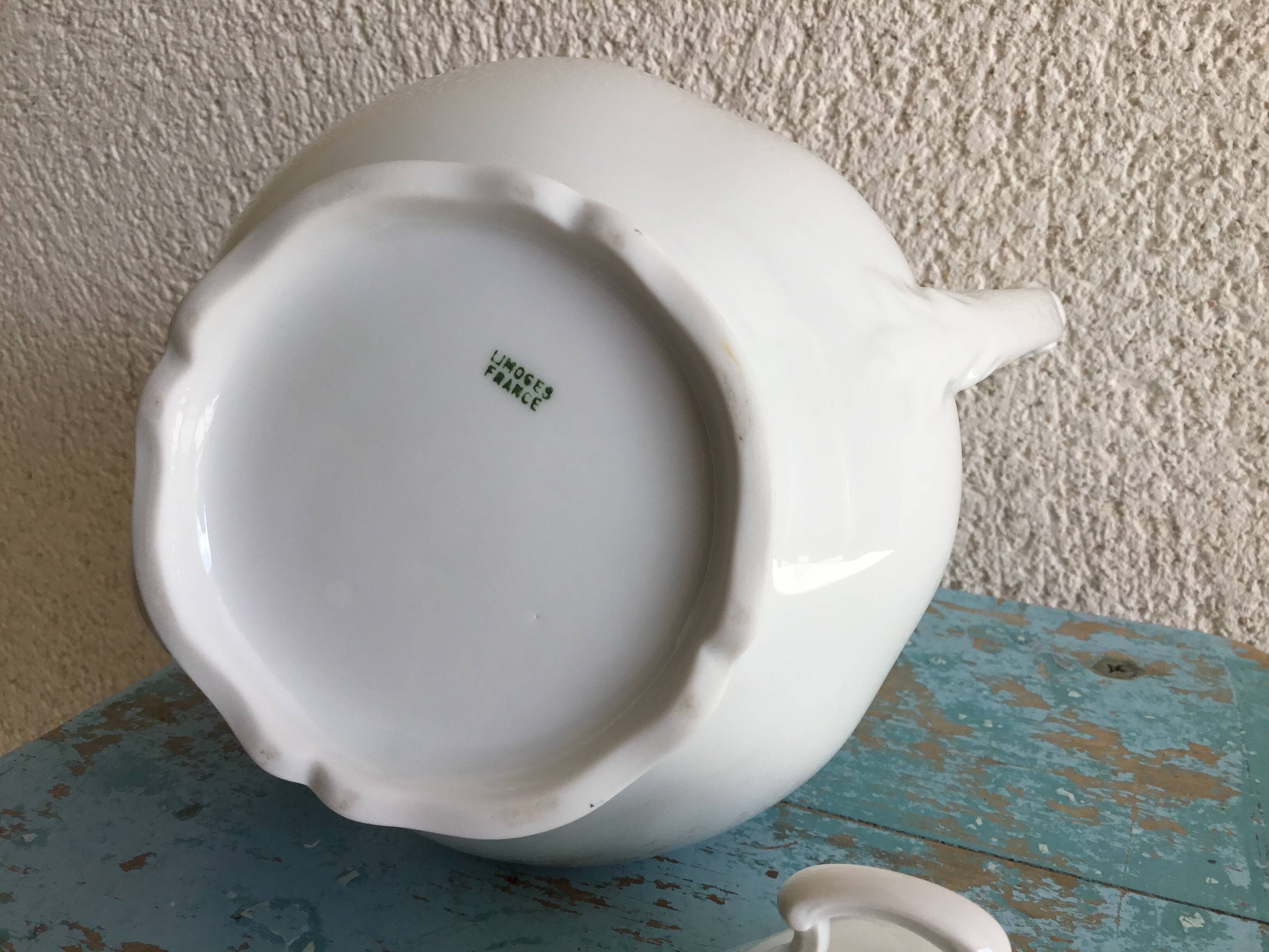White coffee or teapot