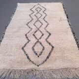 Tapis berbère marocain vintage Beni Ourain, Atlas, motif tribal, 200 x 142 cm, déstockage