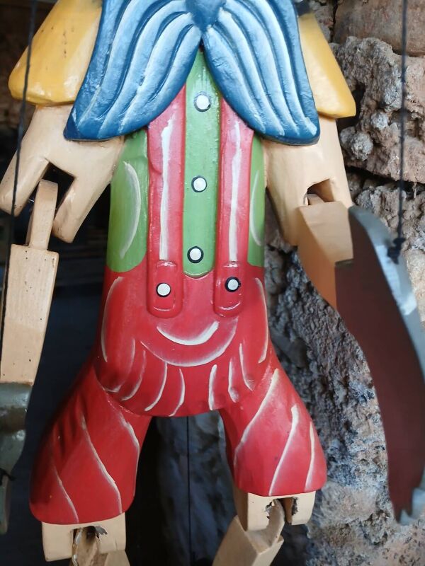 Marionnette, pantin en bois Pinocchio