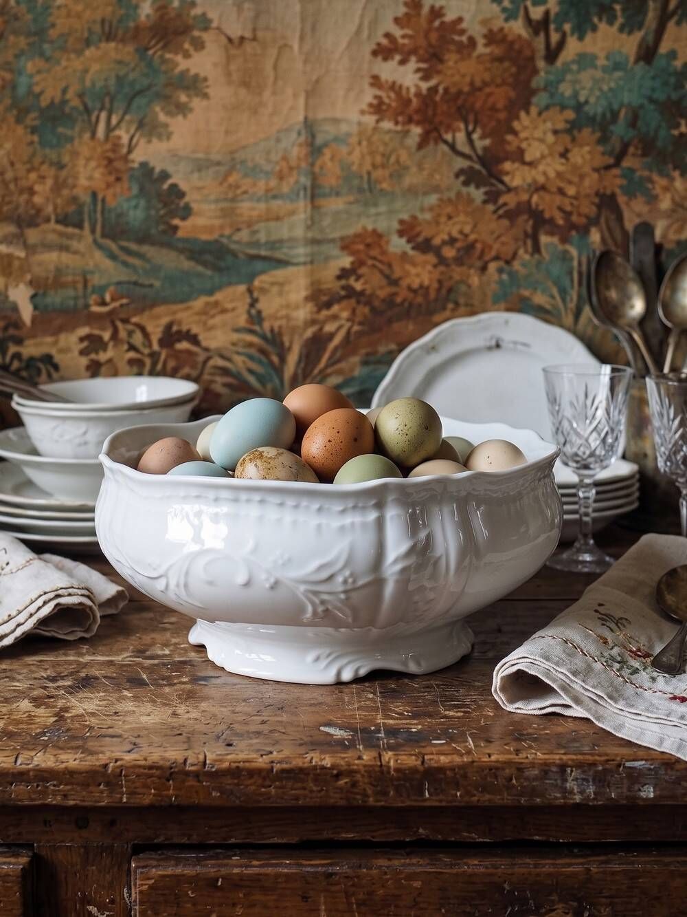 Vintage large salad bowl attributed to Bernardaud, Louvre model, Limoges porcelain.
