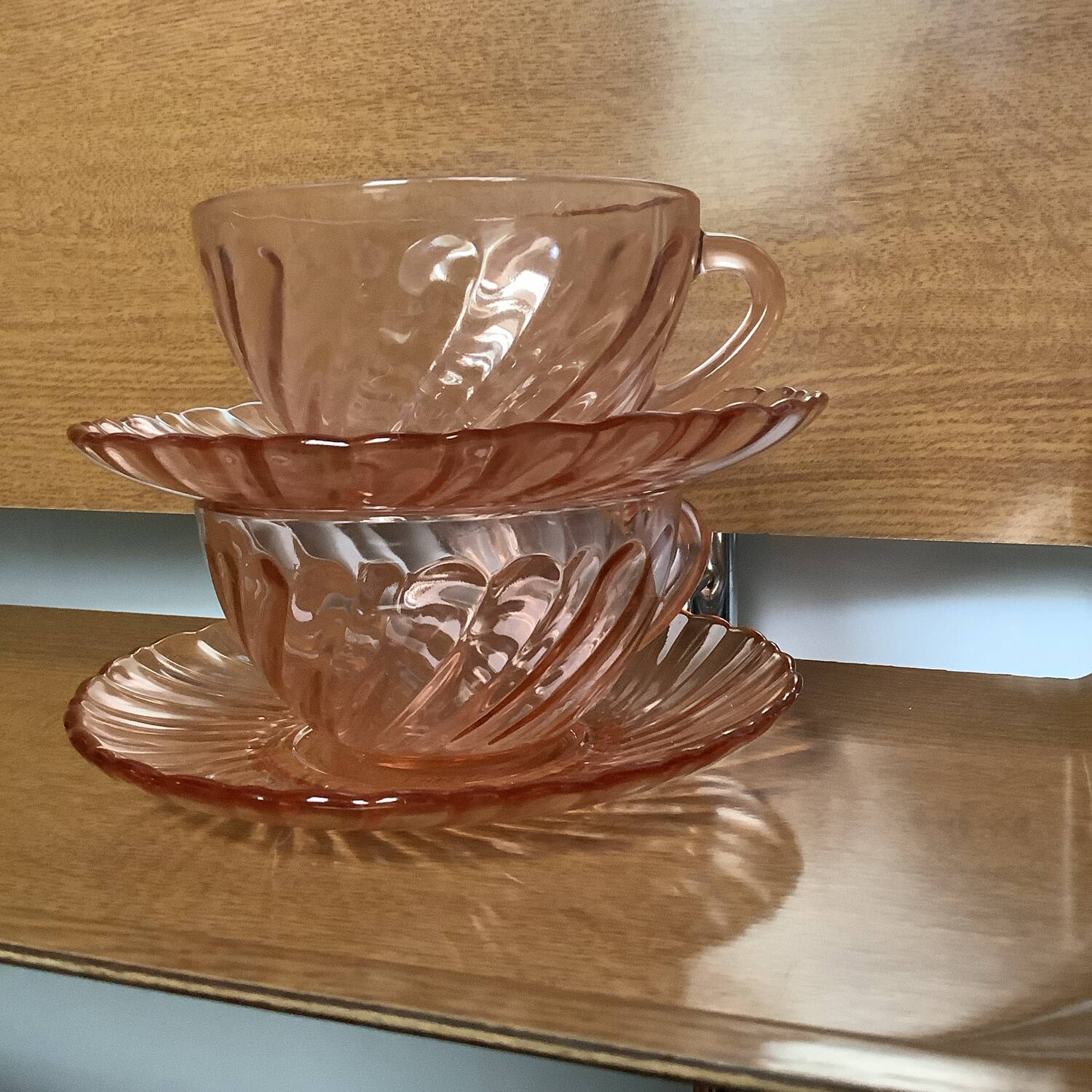 Set of 5 coffee cups + saucers – Rosaline Arcoroc pink glass – 1970s