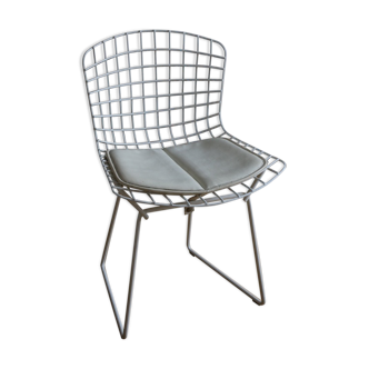 Chaise Bertoia blanche modèle enfant