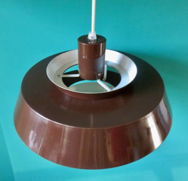 Suspension laqué brun, modèle taklampa par ''e.s.horn'', danemark 1970