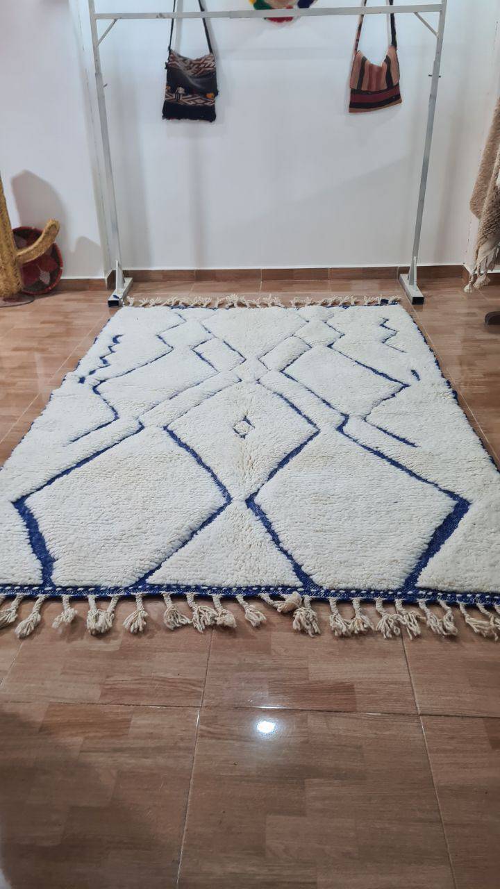 Handmade Beni Ourain Berber Rug with Blue Diamond Lines Pattern – 250x150 cm