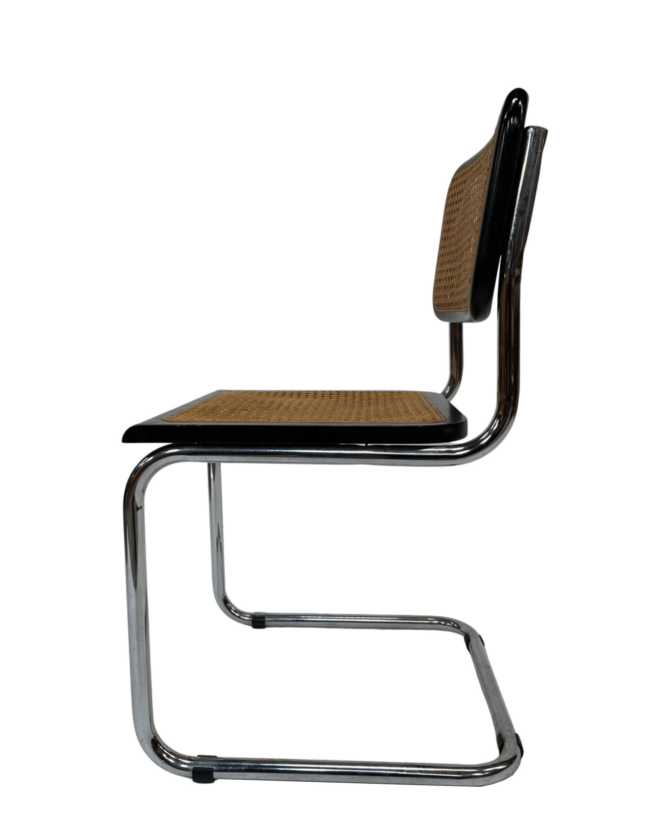 Set of 4 vintage chairs model Cesca B32 in black and chrome