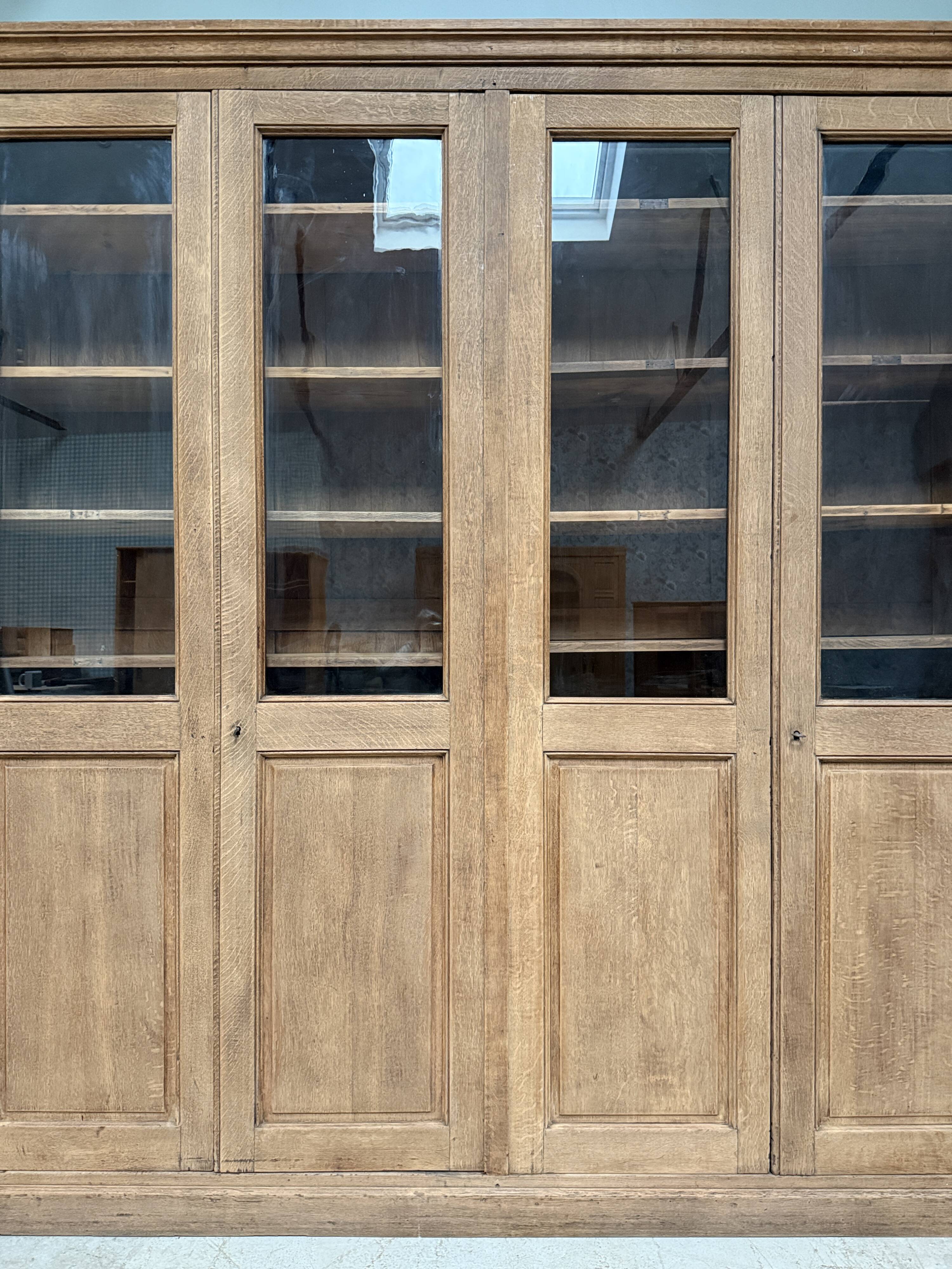 Large antique oak library (renovated)