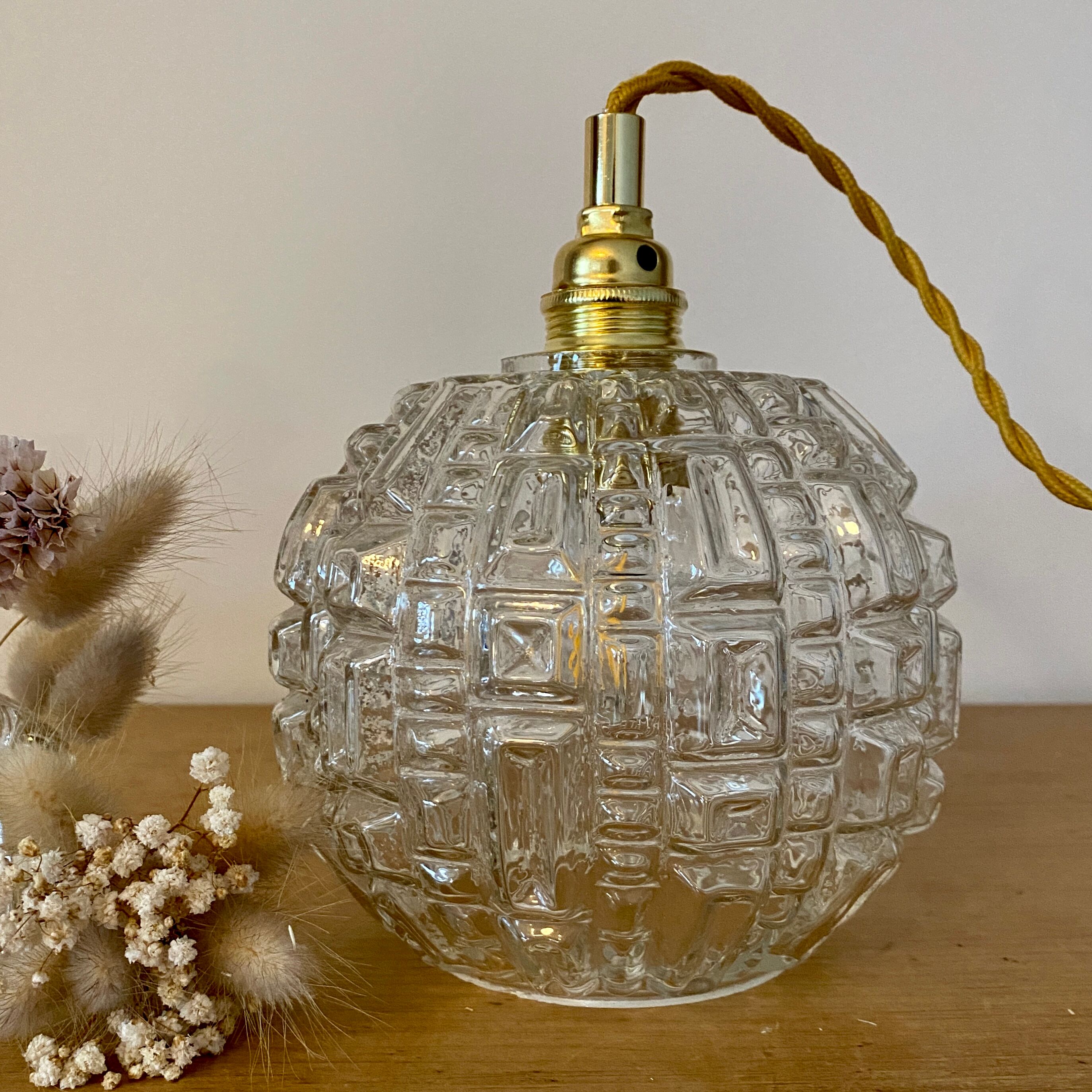 Baladeuse globe vintage en verre moulé